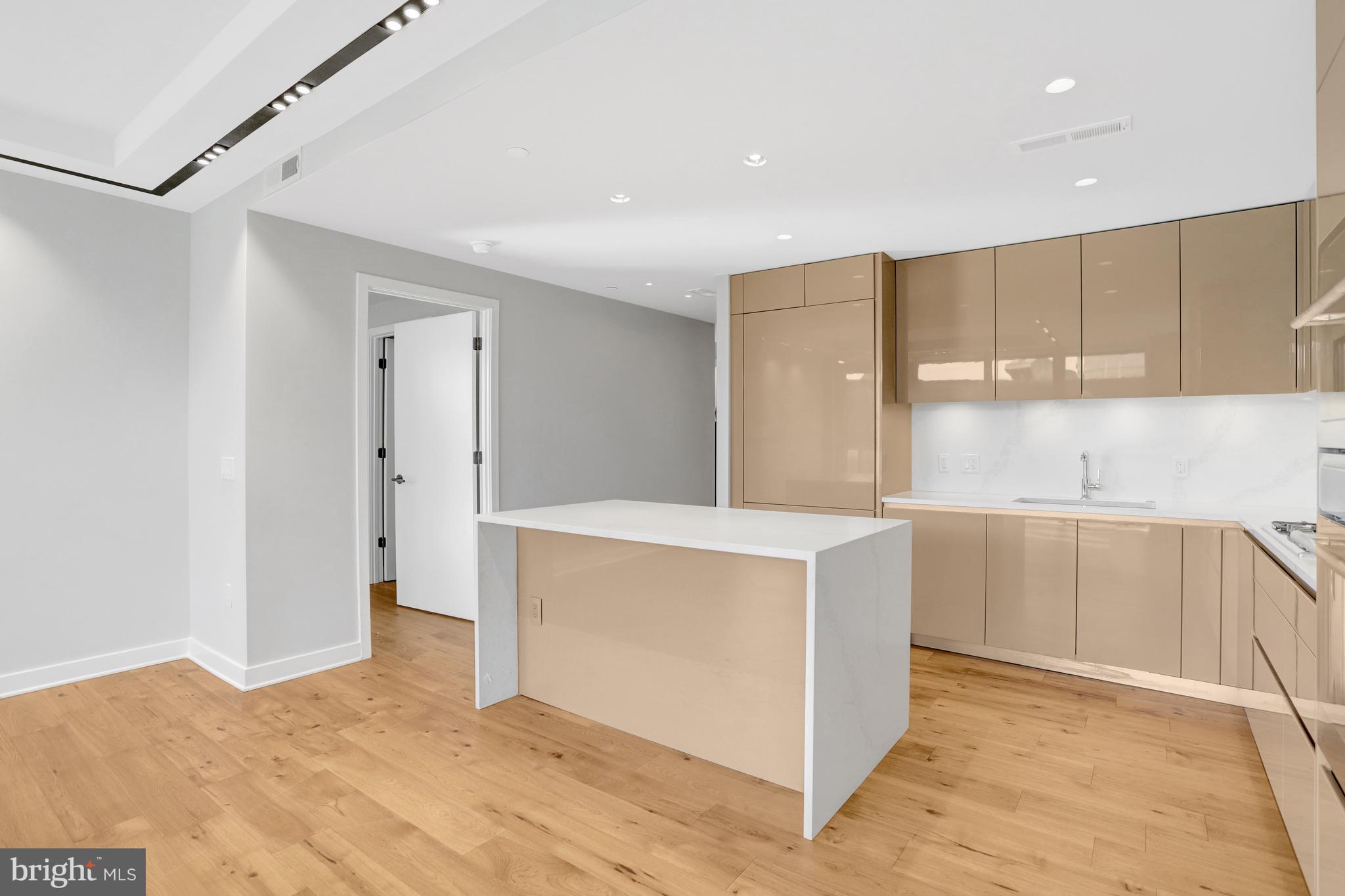 Real estate listing preview #10