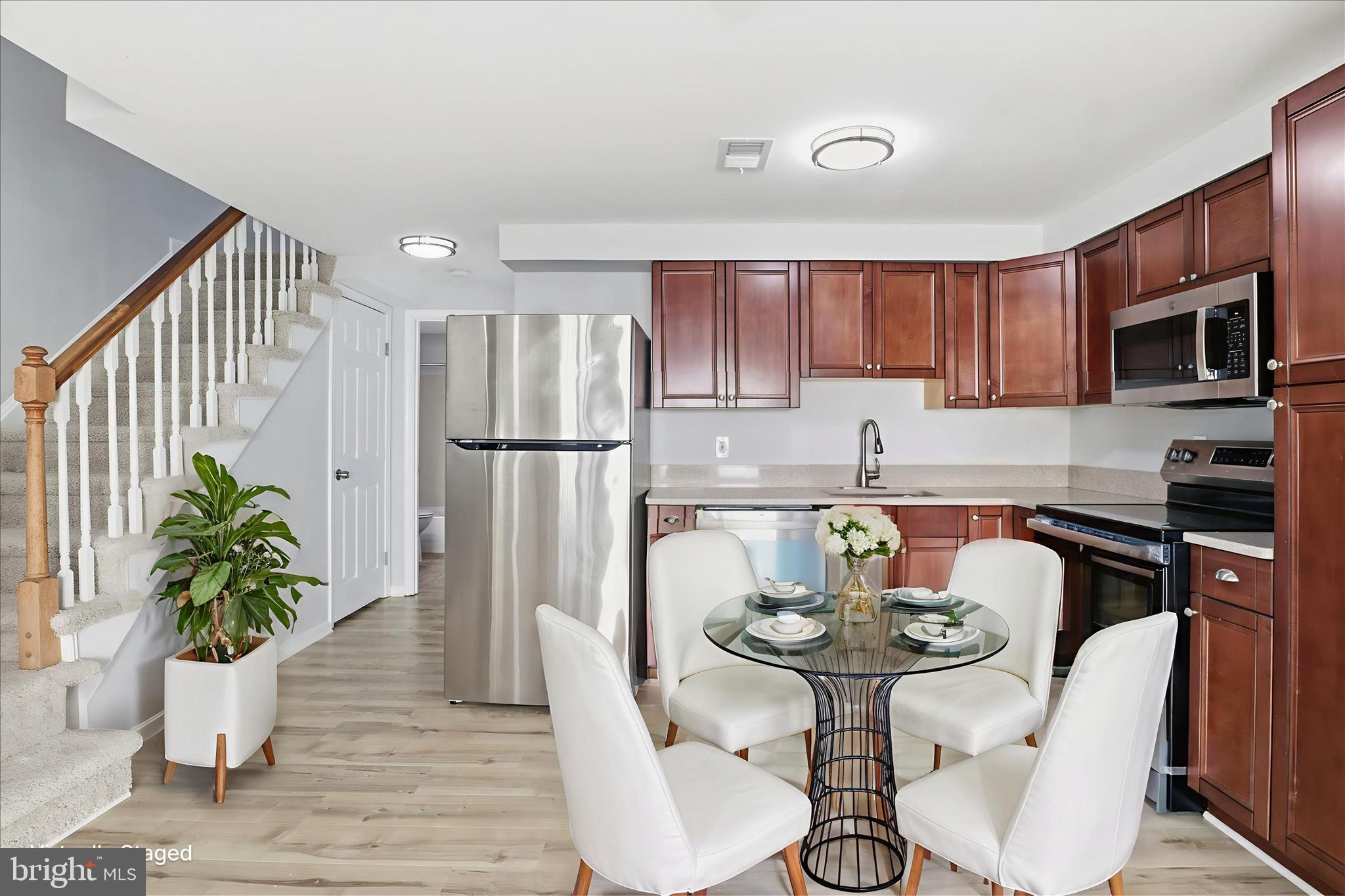 Real estate listing preview #11