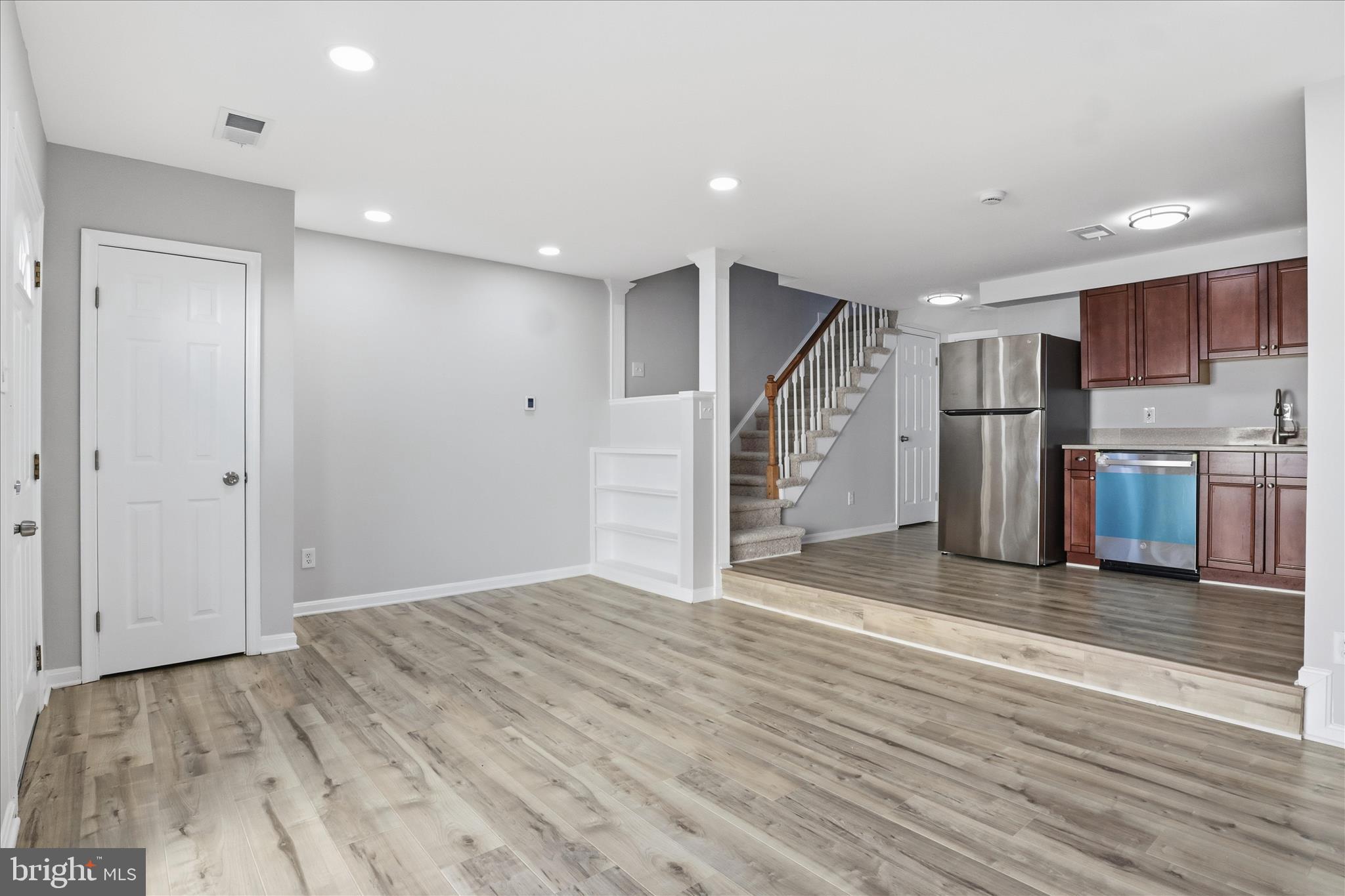 Real estate listing preview #7