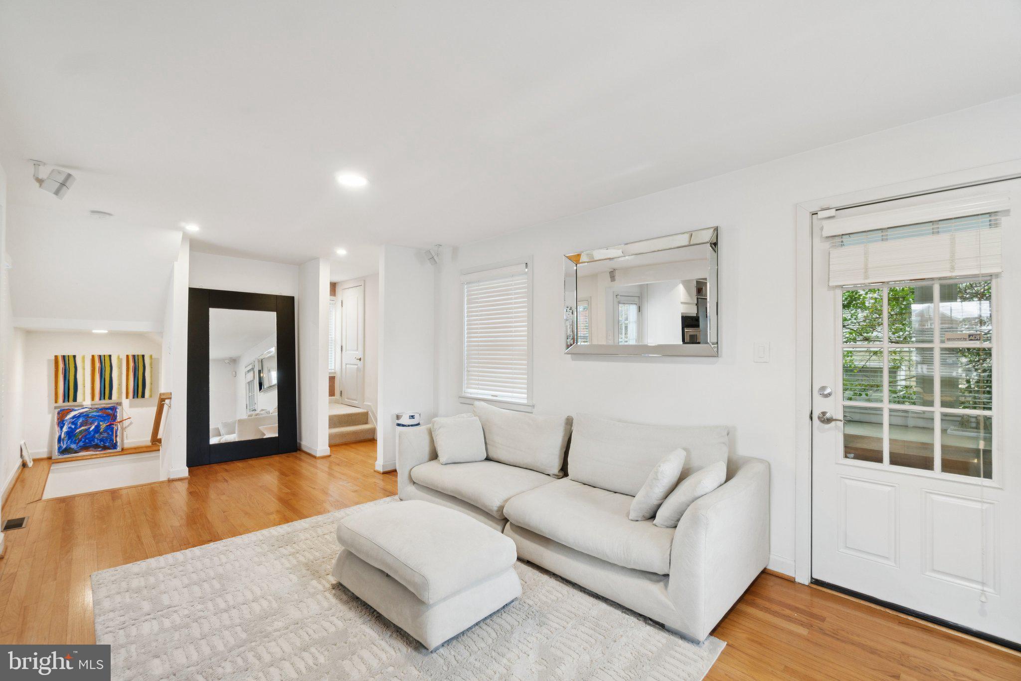 Real estate listing preview #3