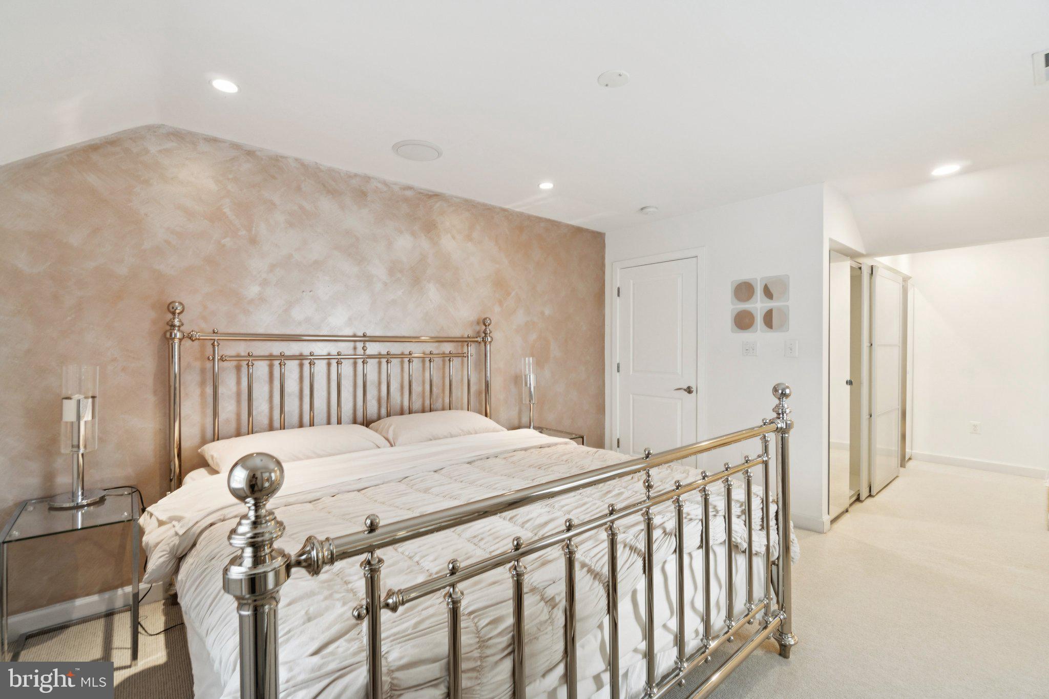 Real estate listing preview #17