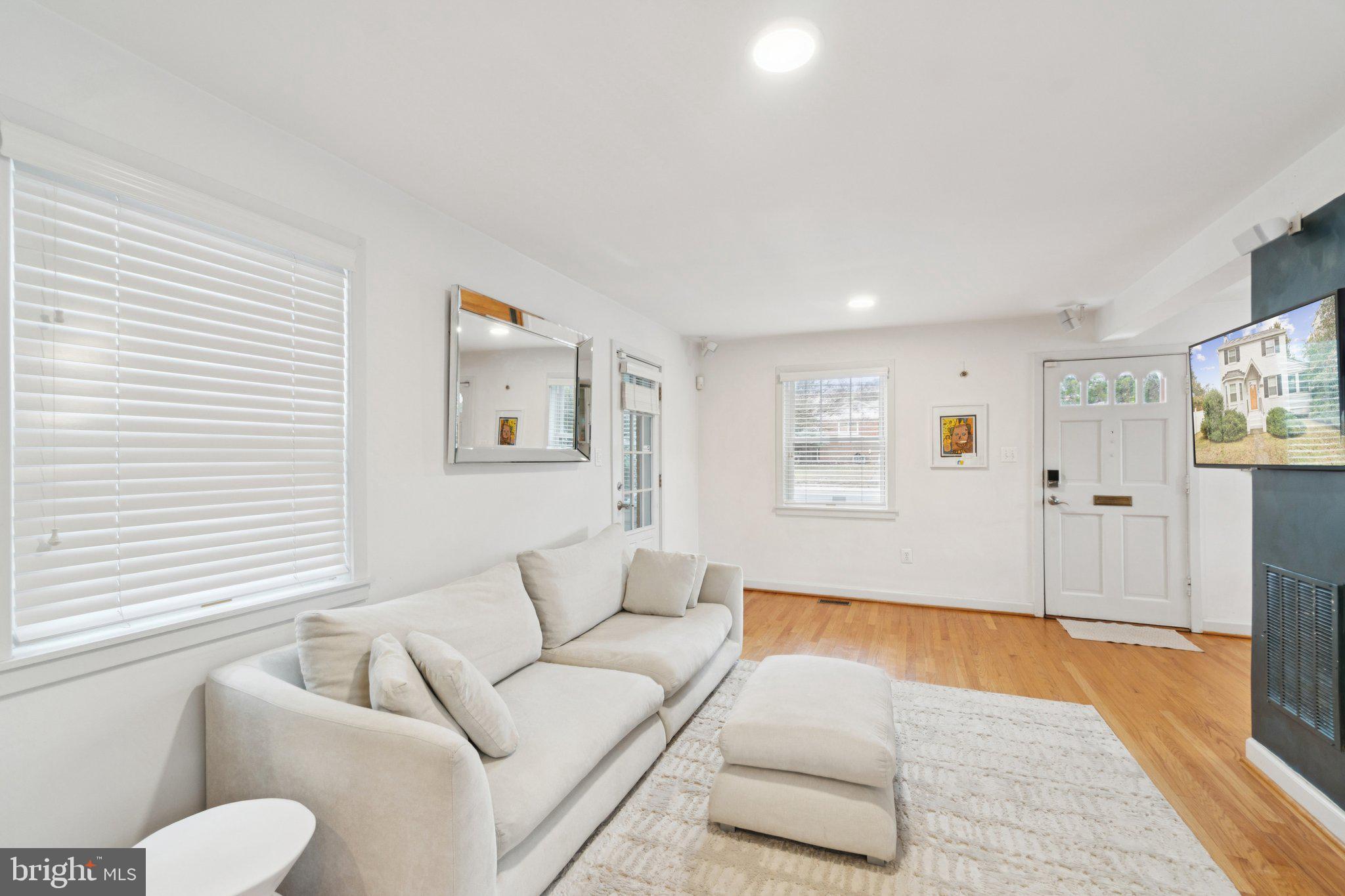 Real estate listing preview #4