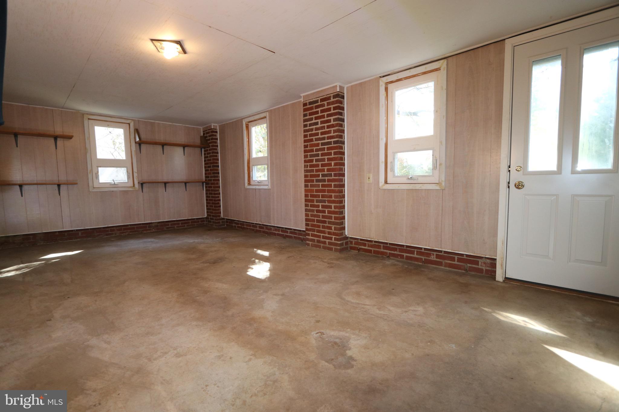 Real estate listing preview #16