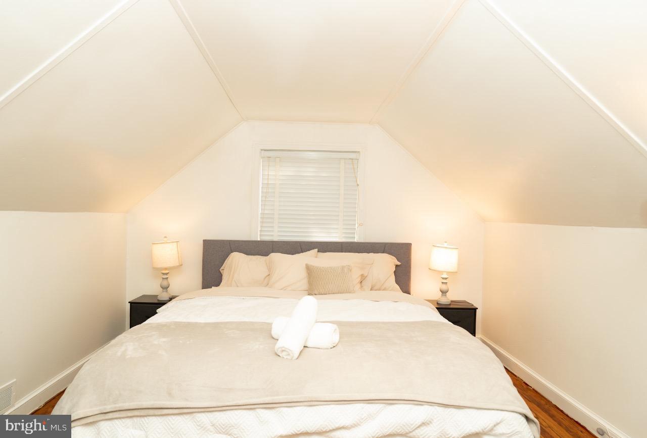 Real estate listing preview #11