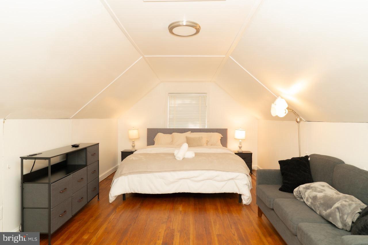 Real estate listing preview #8