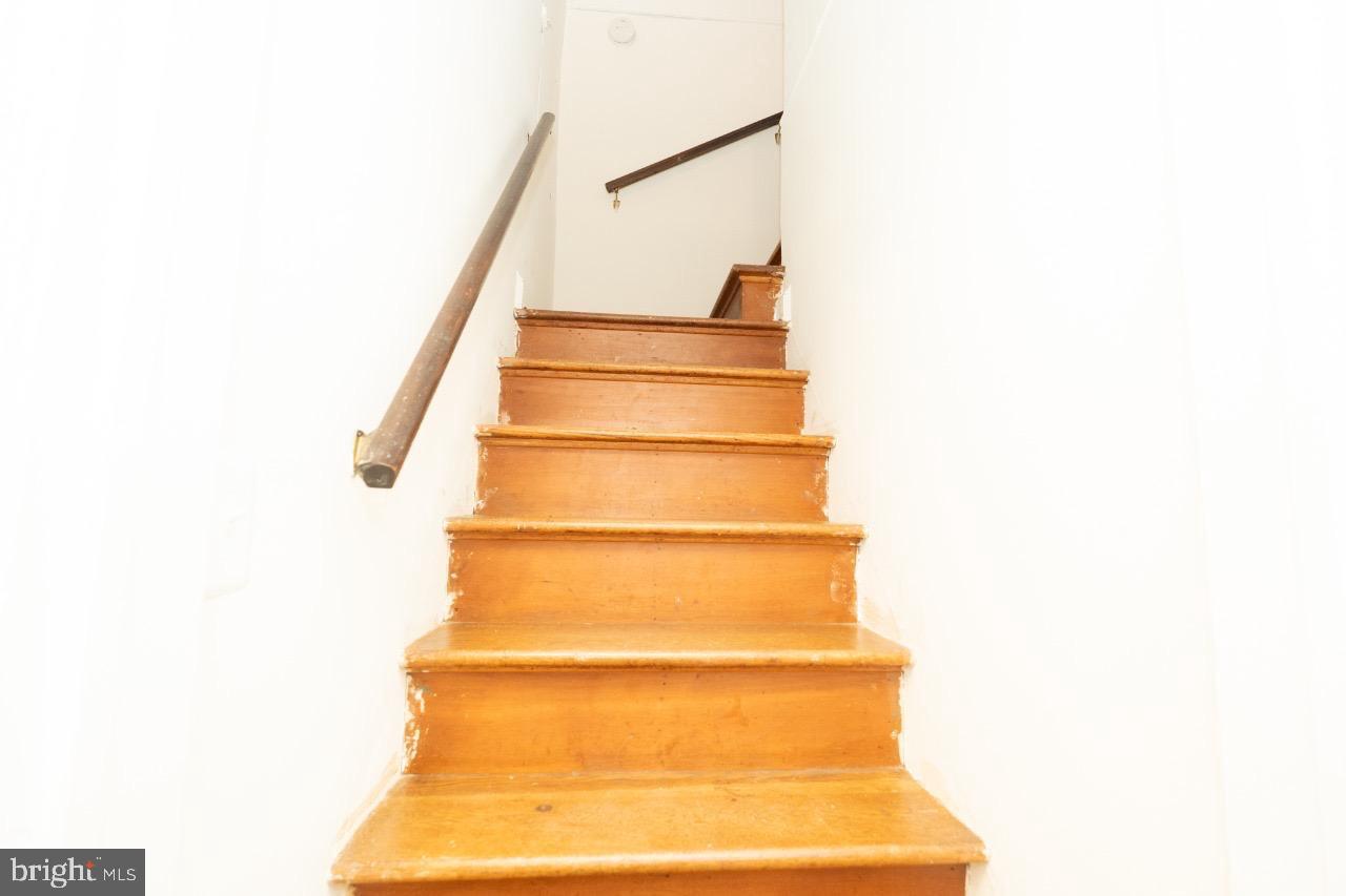 Real estate listing preview #6