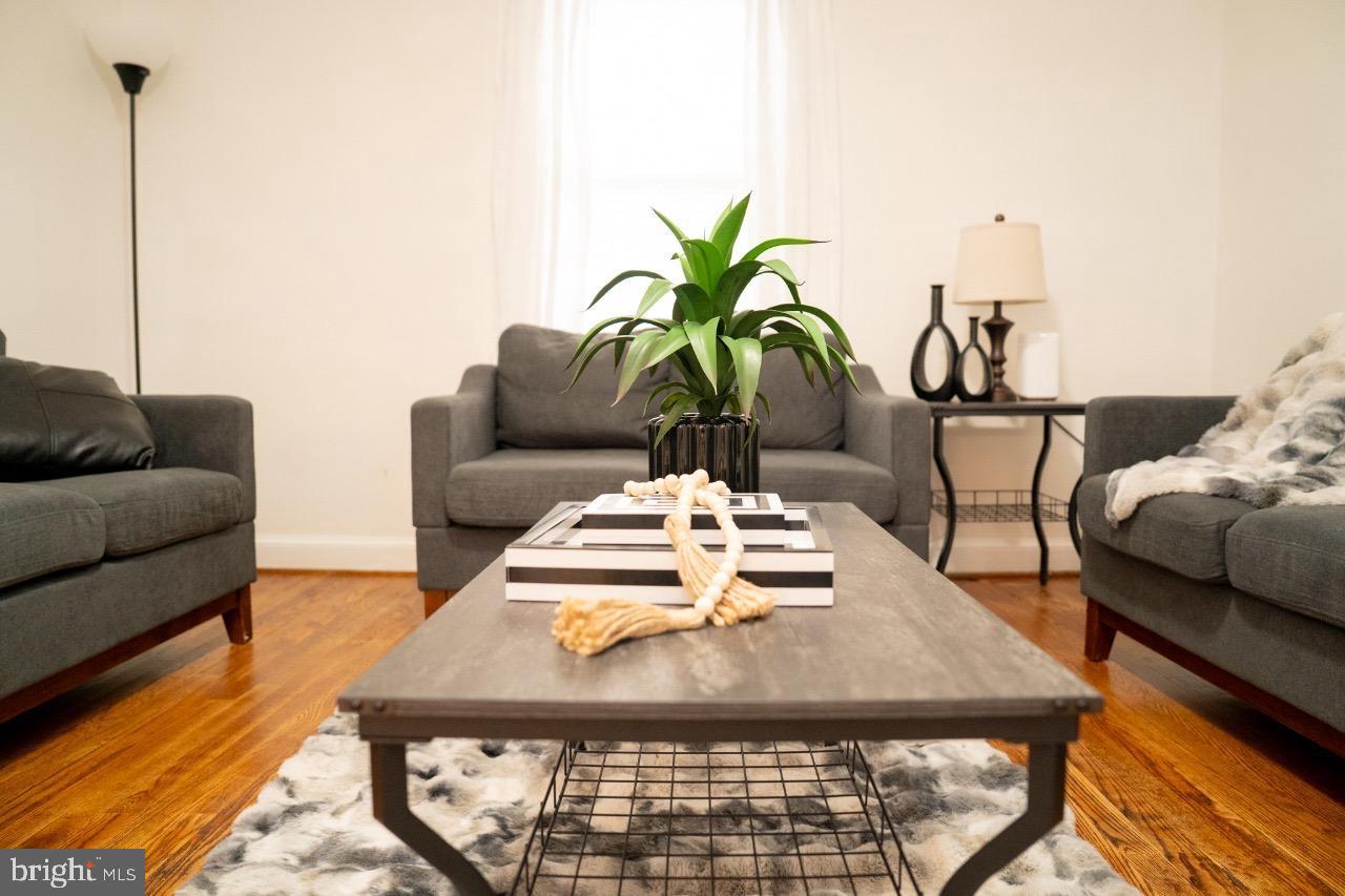 Real estate listing preview #9