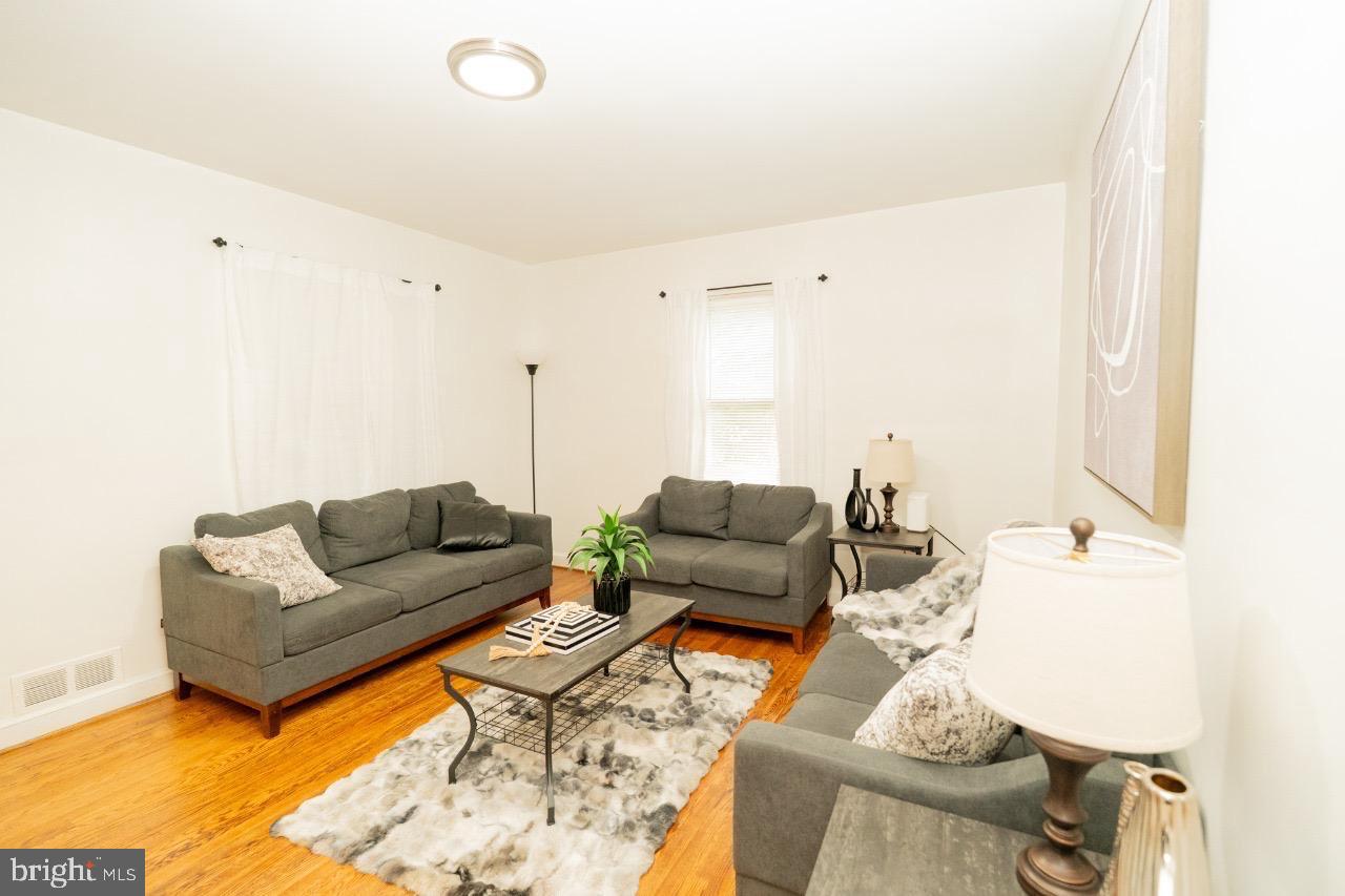 Real estate listing preview #10