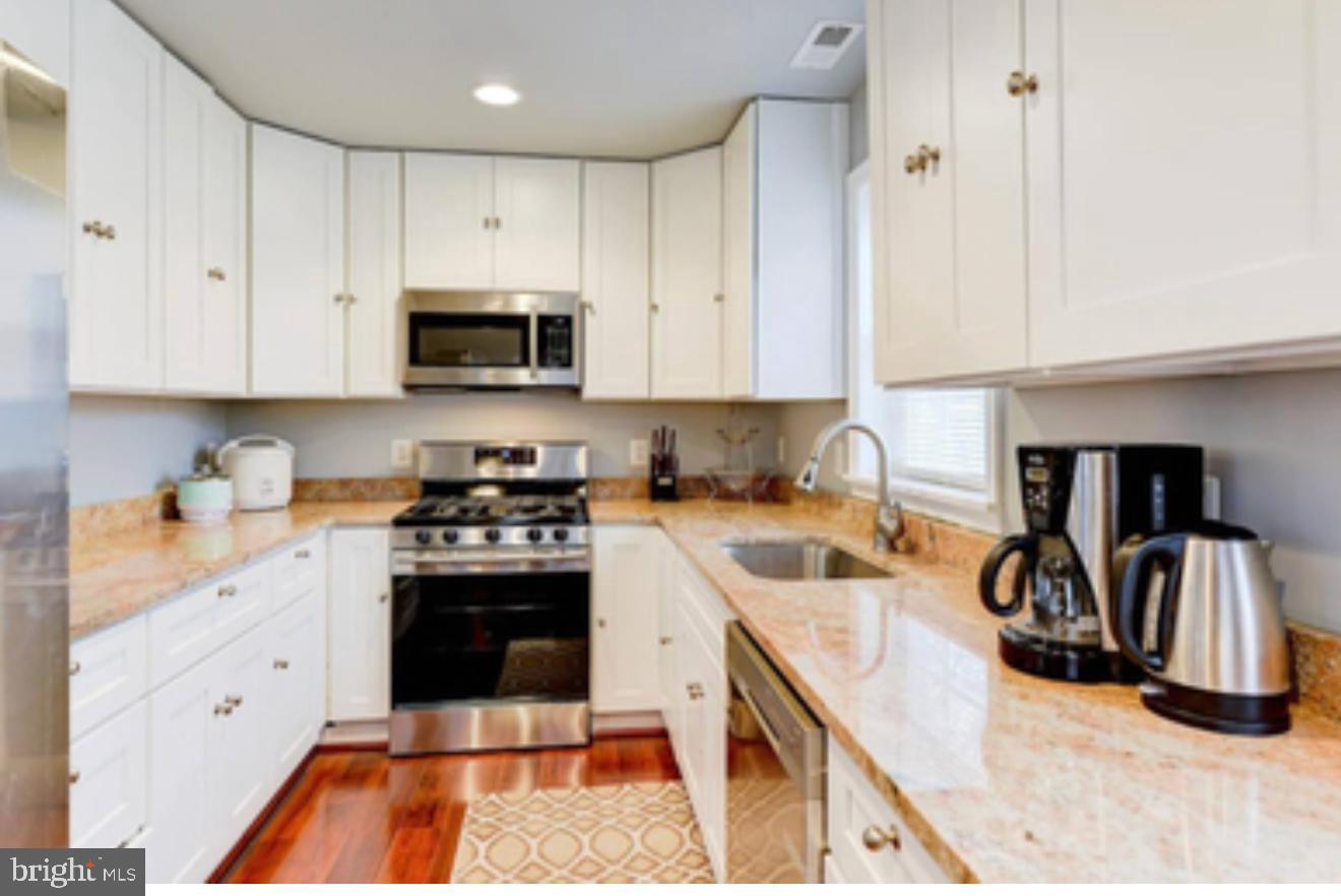 Real estate listing preview #4