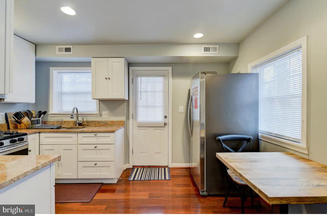 Real estate listing preview #12