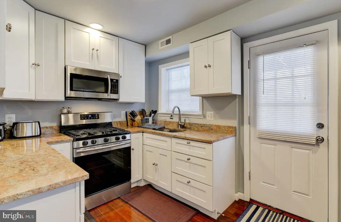 Real estate listing preview #11