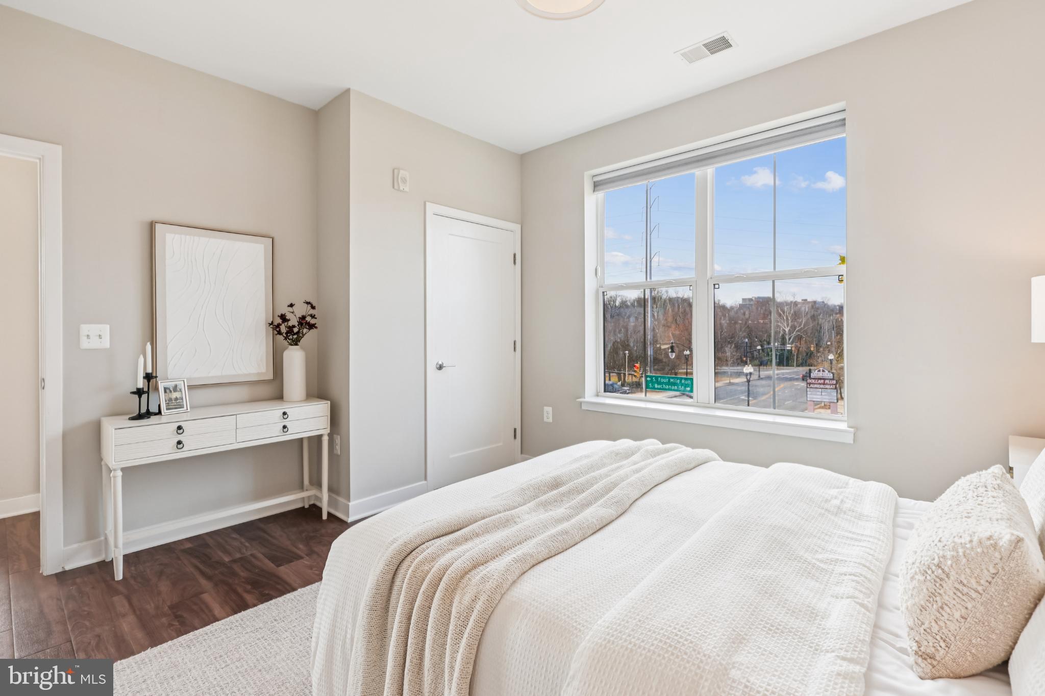 Real estate listing preview #17