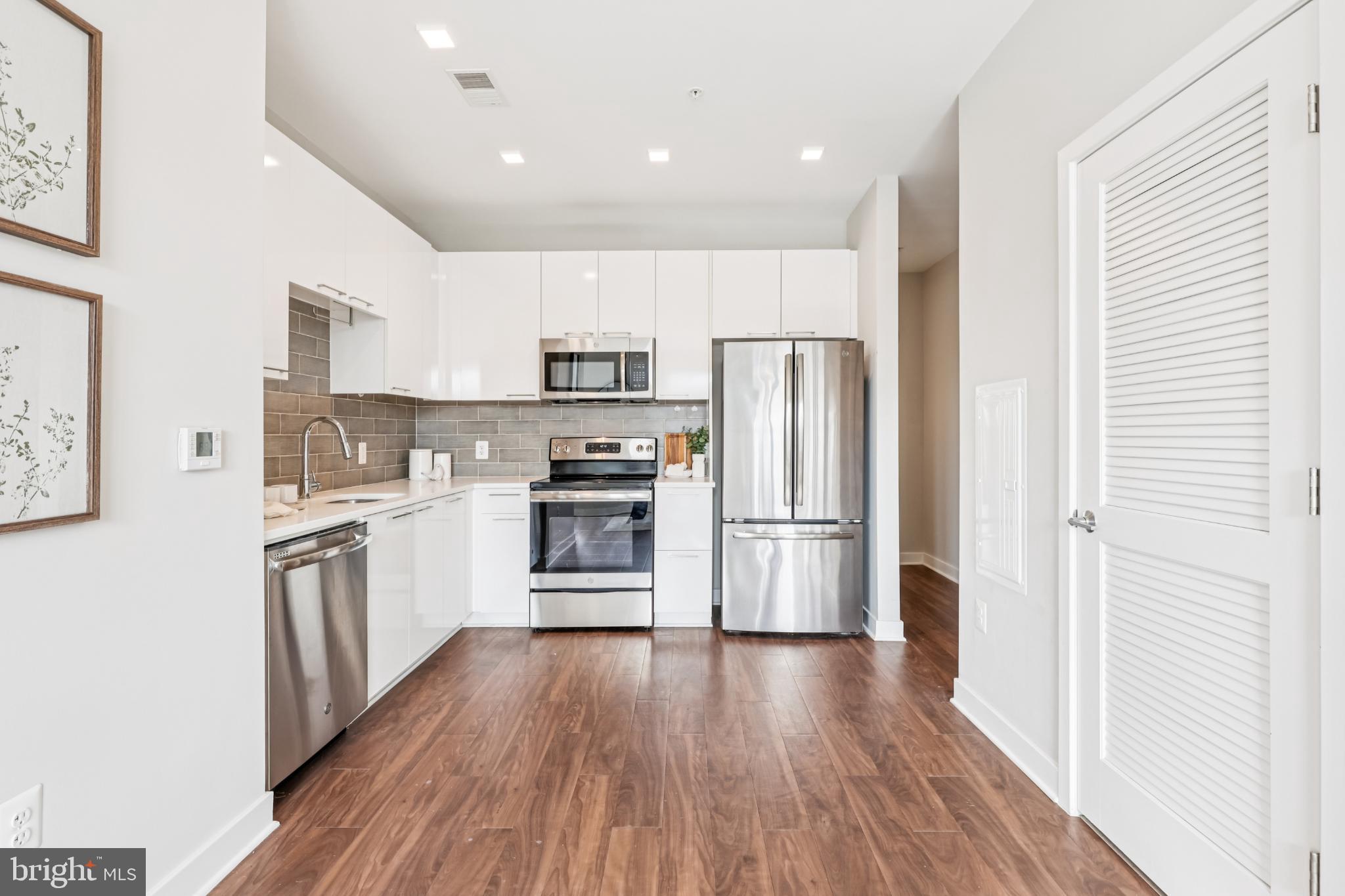 Real estate listing preview #13