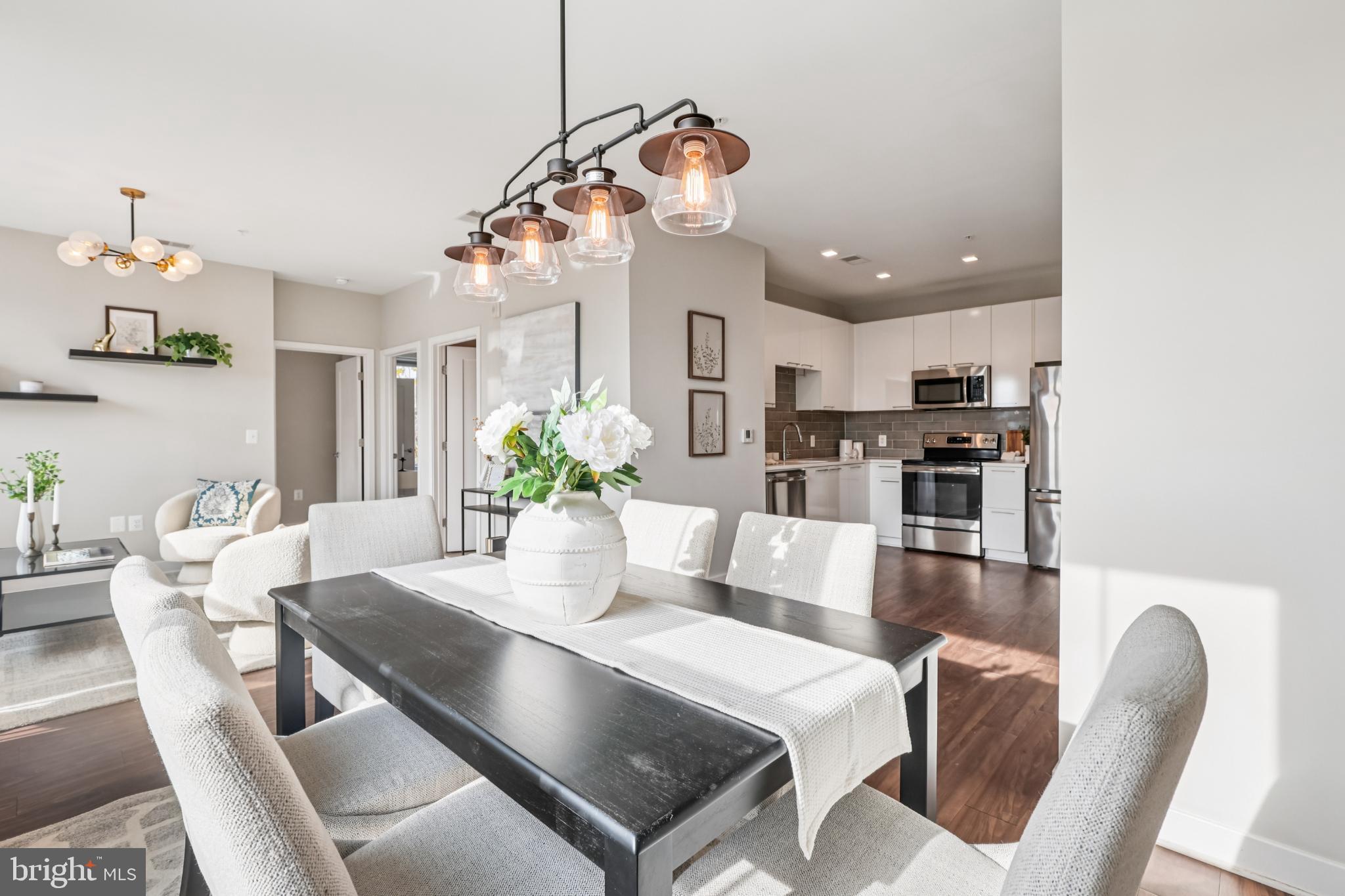 Real estate listing preview #8