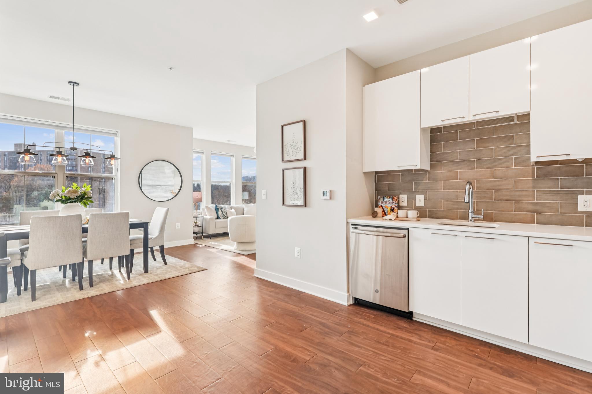 Real estate listing preview #10