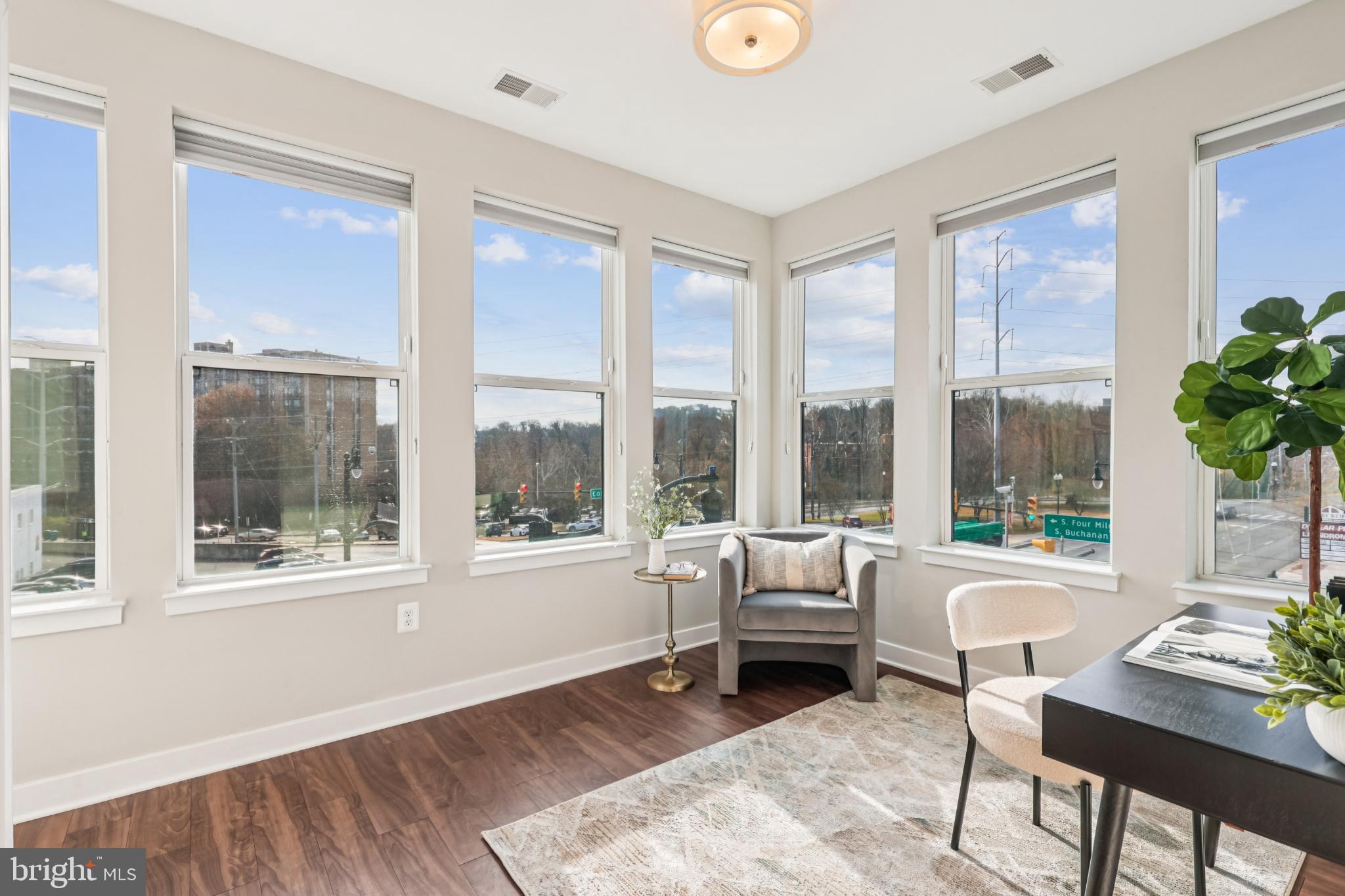 Real estate listing preview #23