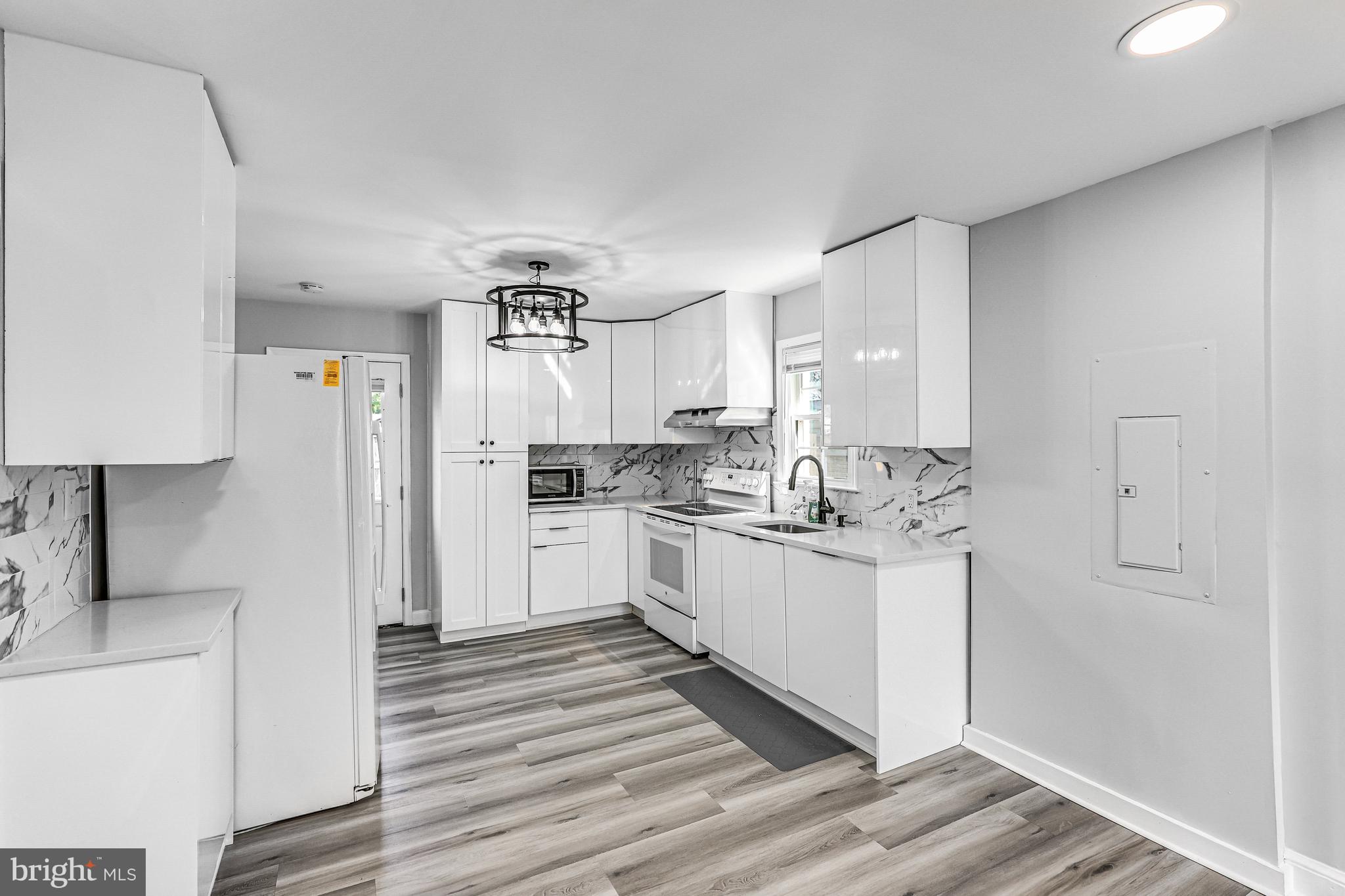 Real estate listing preview #28