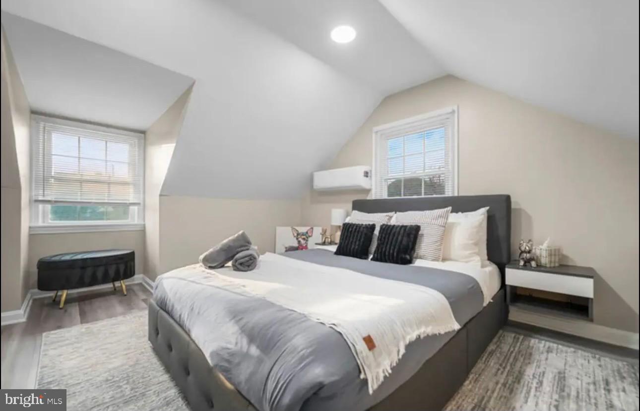 Real estate listing preview #14