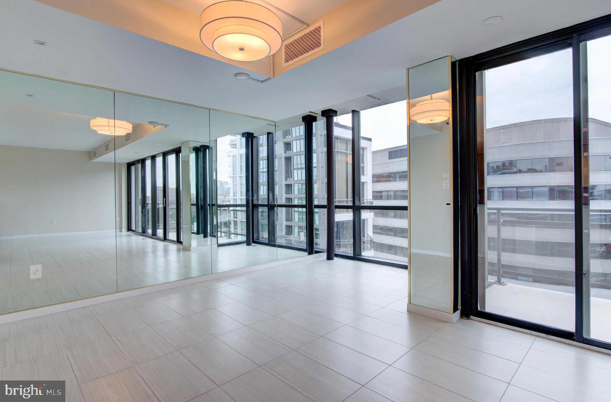 Real estate listing preview #12