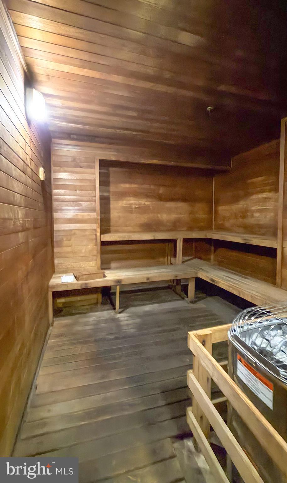 Real estate listing preview #32