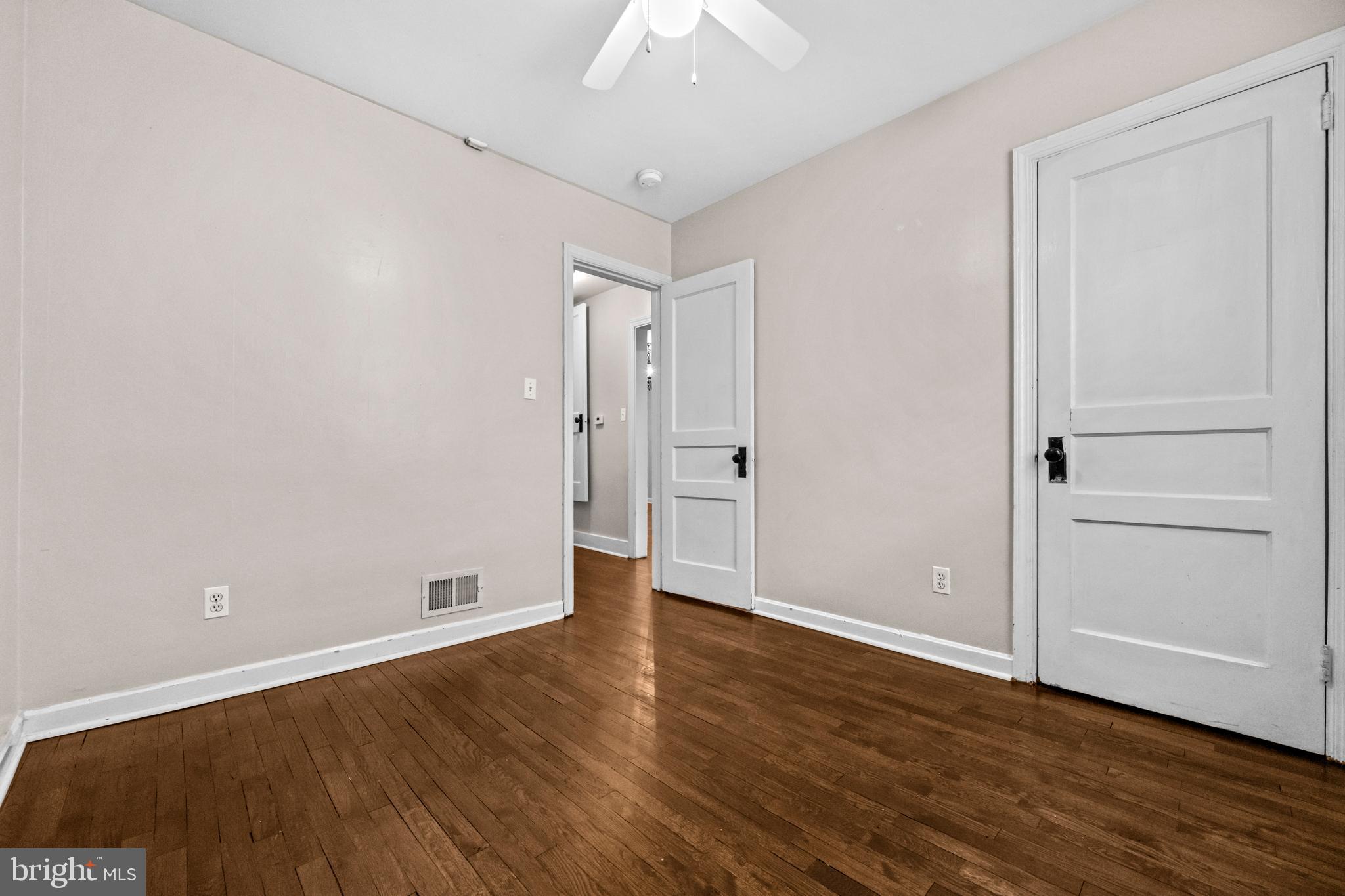 Real estate listing preview #16