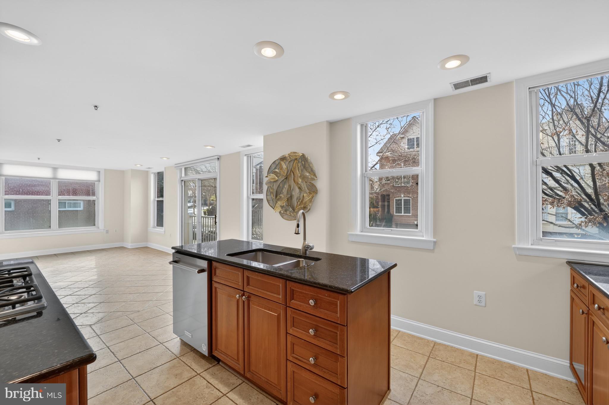 Real estate listing preview #10