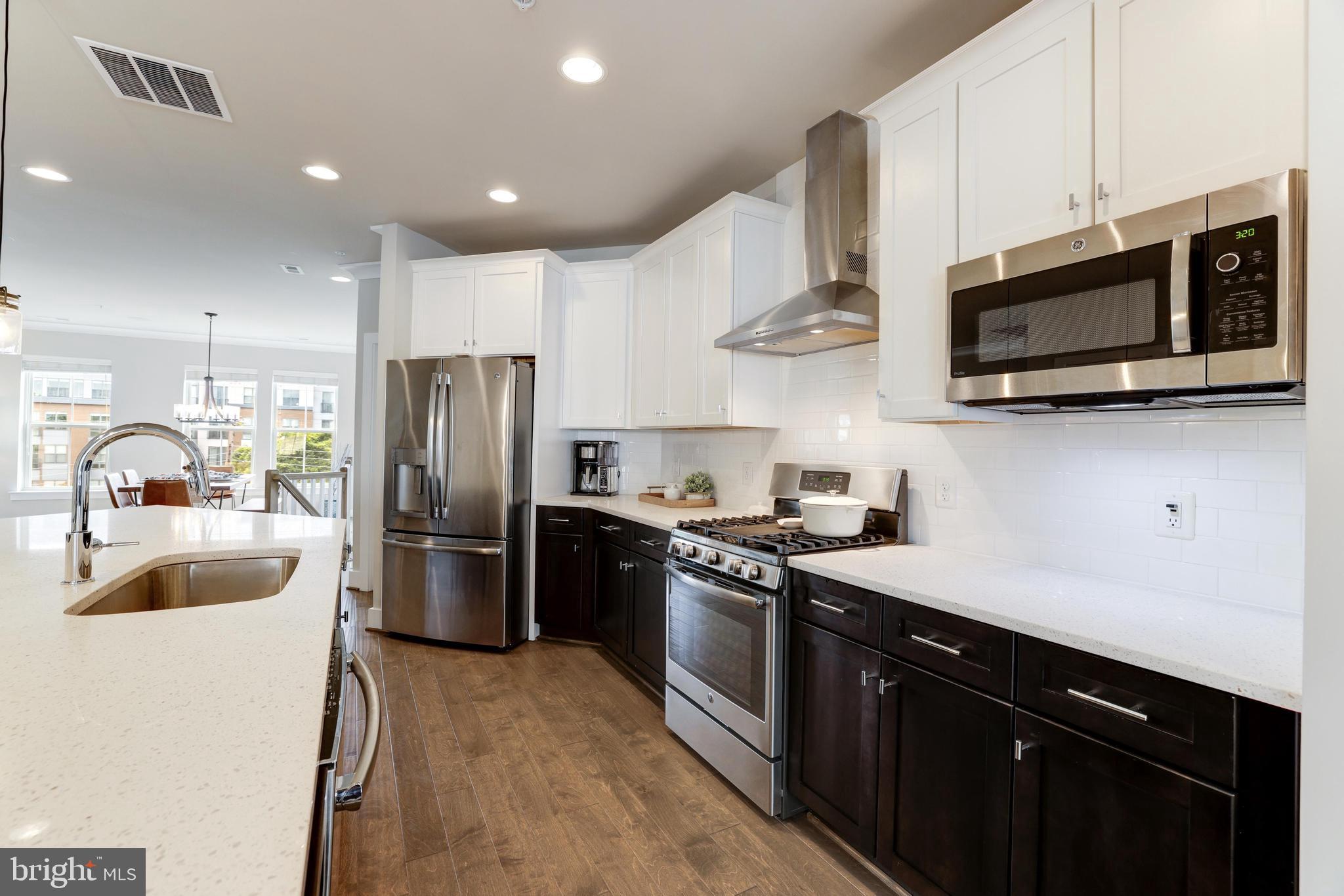 Real estate listing preview #10