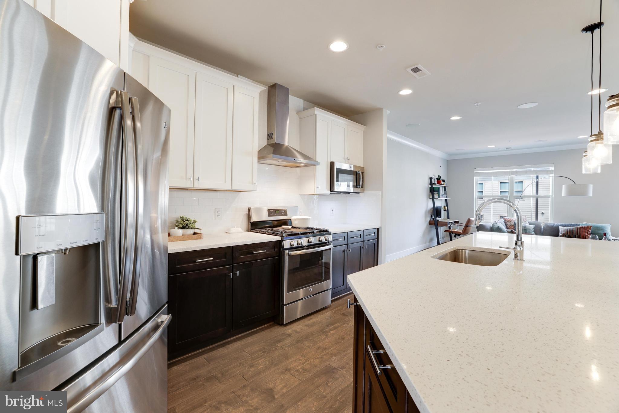 Real estate listing preview #11