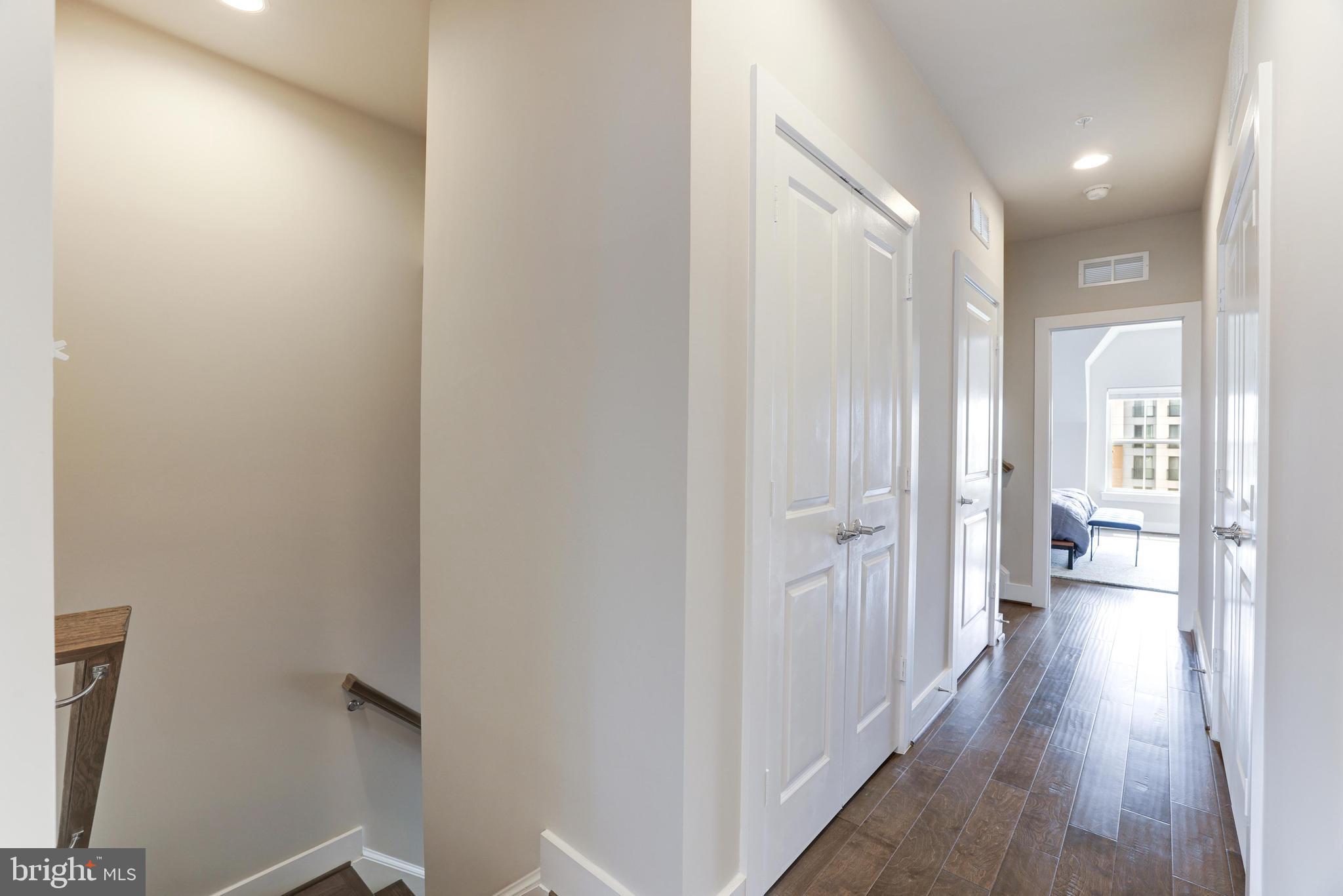 Real estate listing preview #24