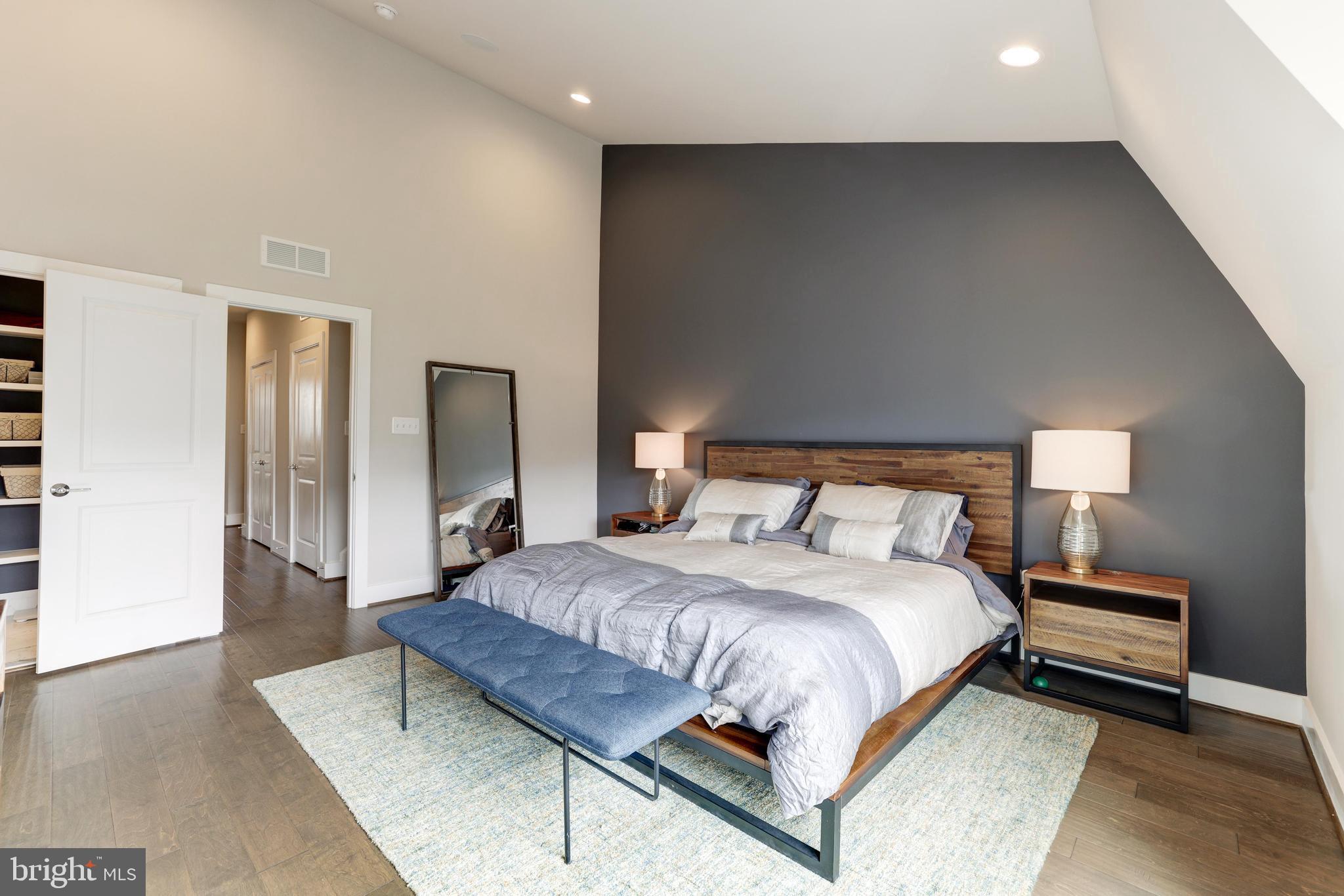 Real estate listing preview #15