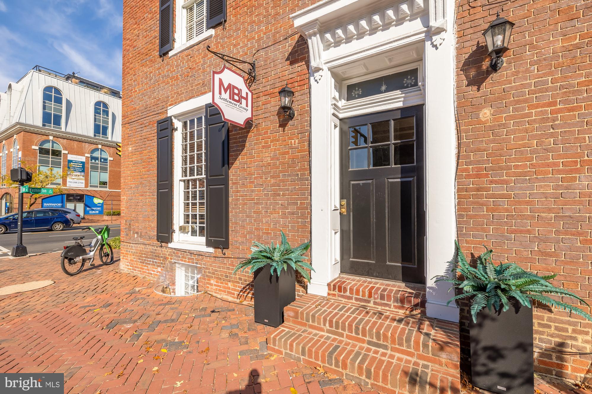 Real estate listing preview #9