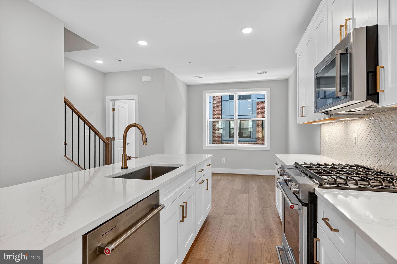 Real estate listing preview #5