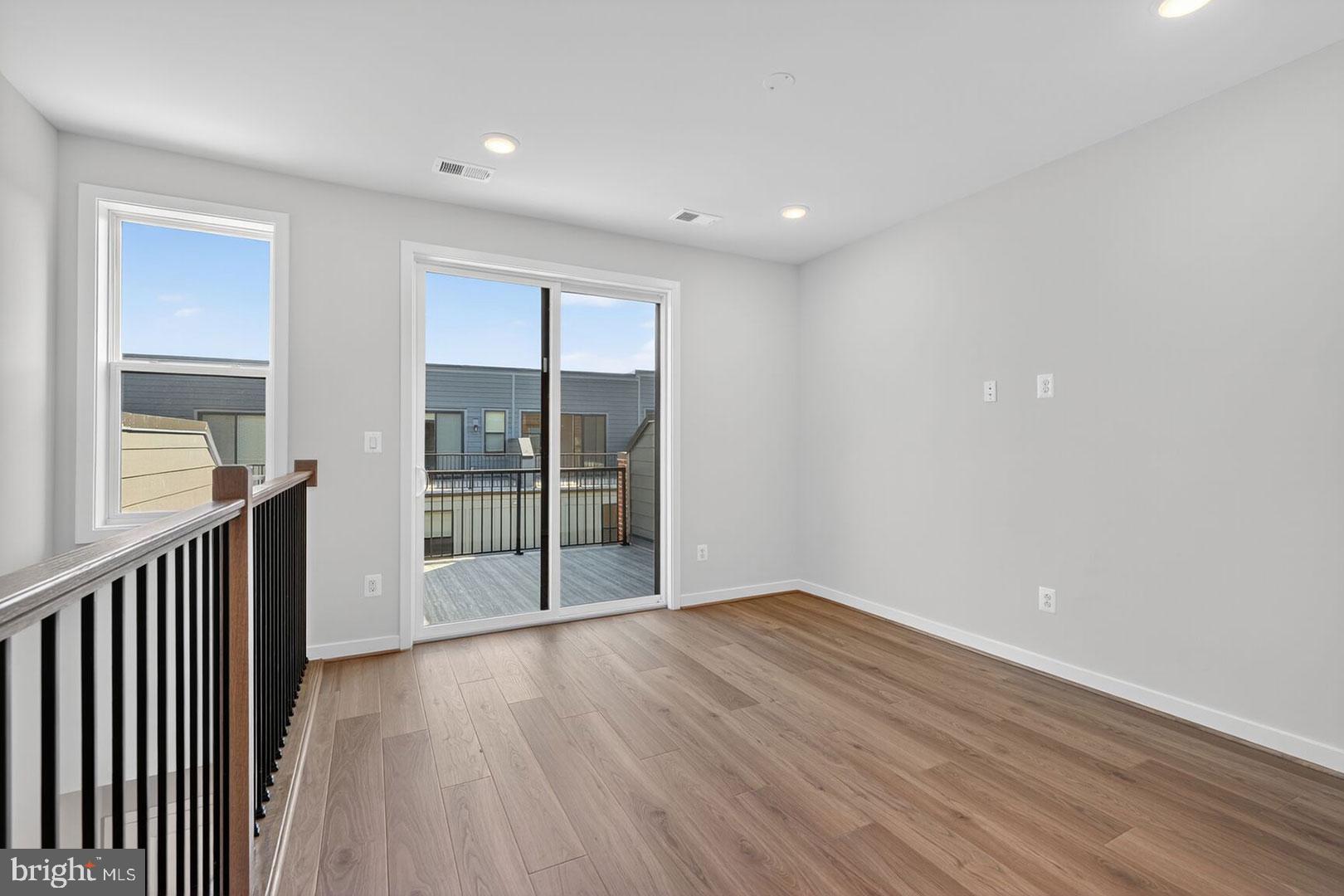 Real estate listing preview #15