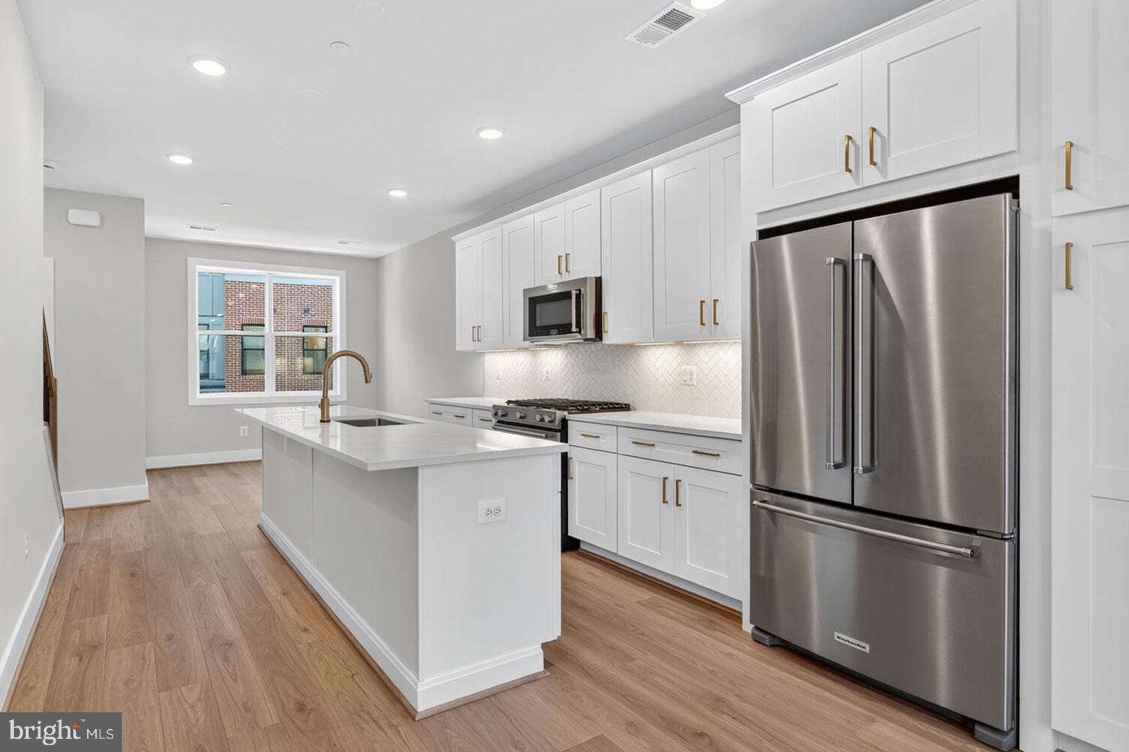 Real estate listing preview #3