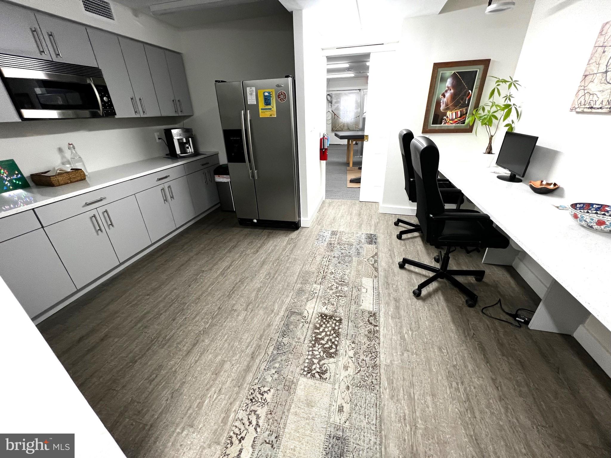 Real estate listing preview #14