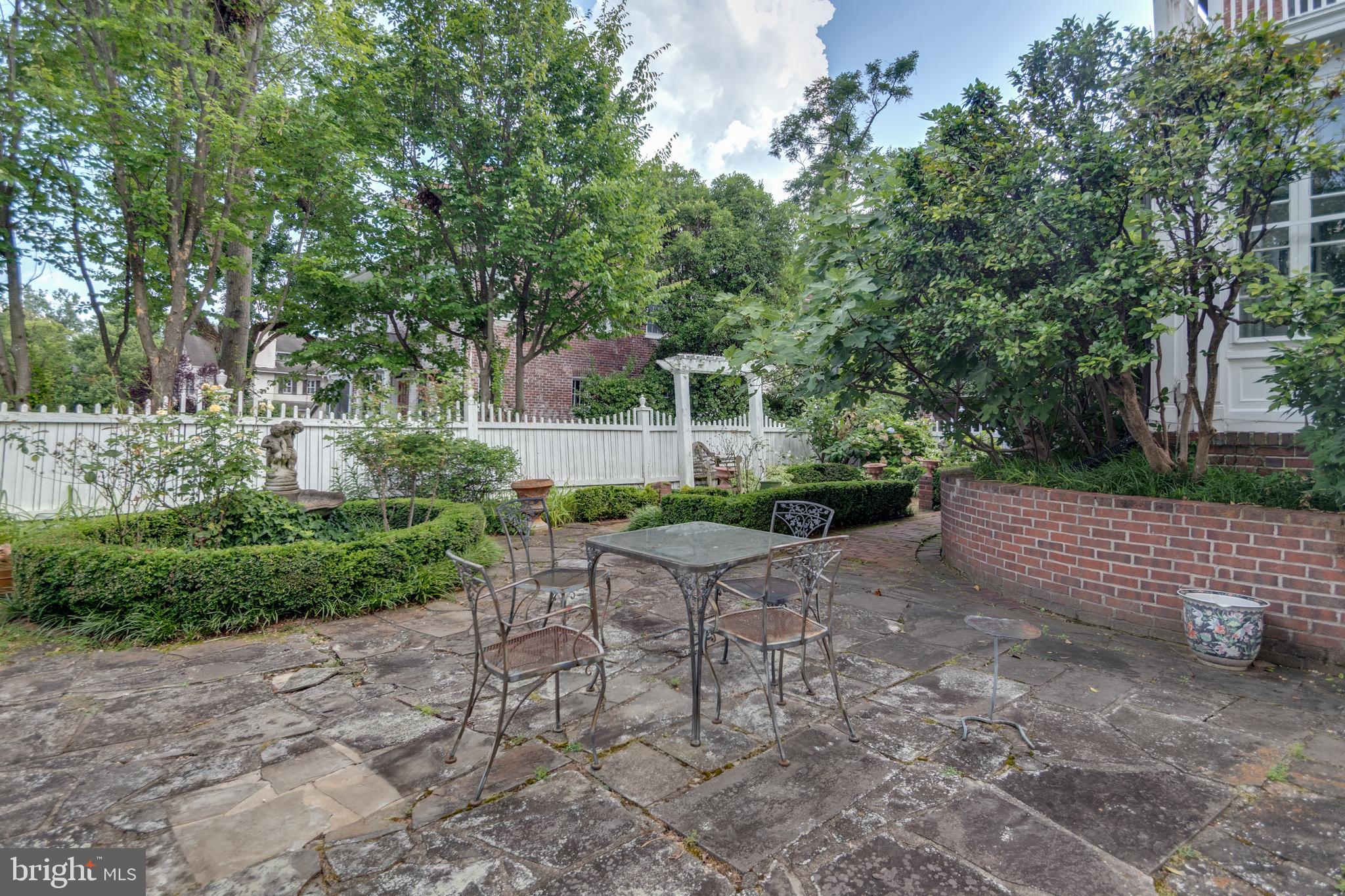 Real estate listing preview #33