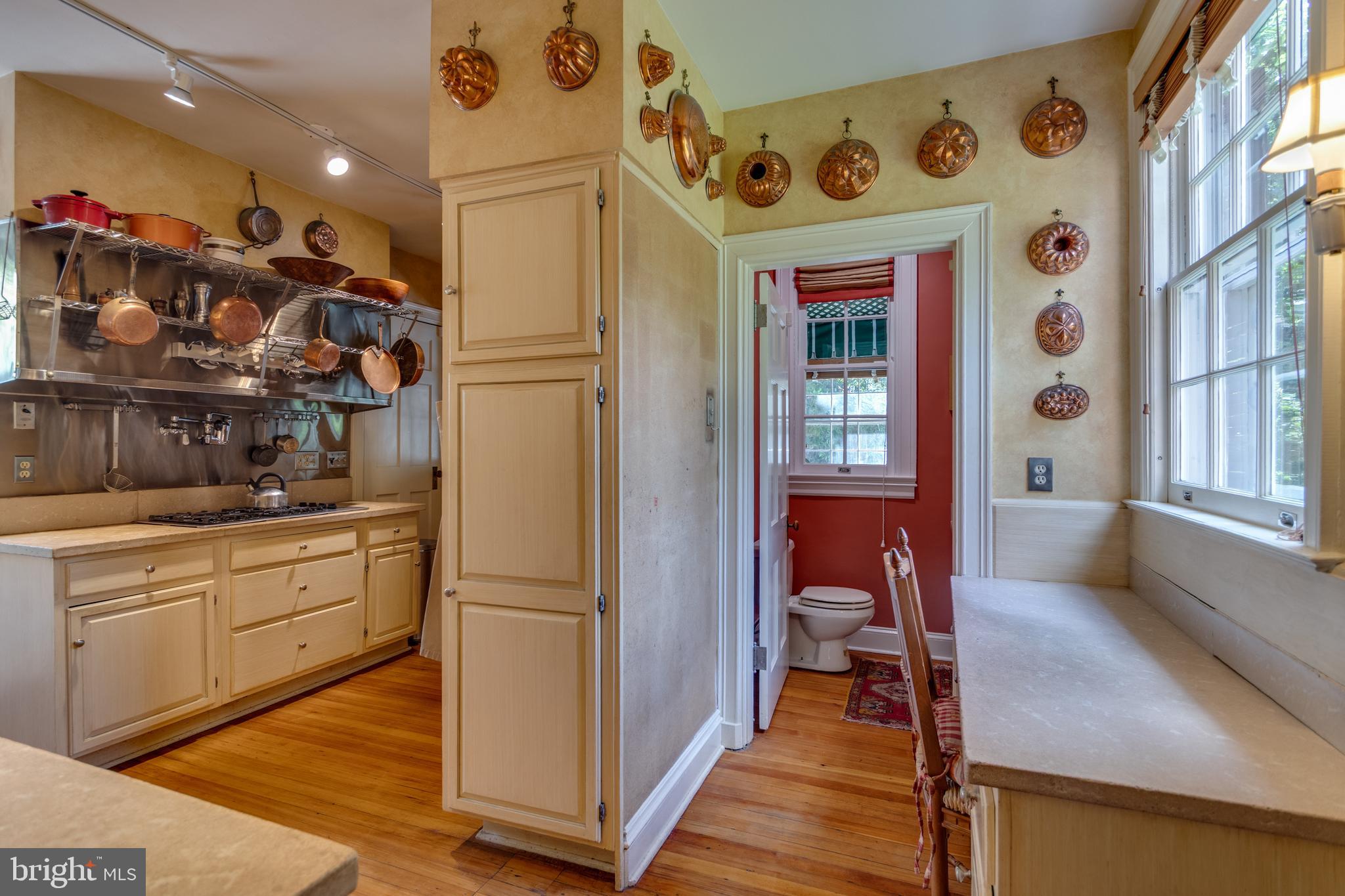 Real estate listing preview #8