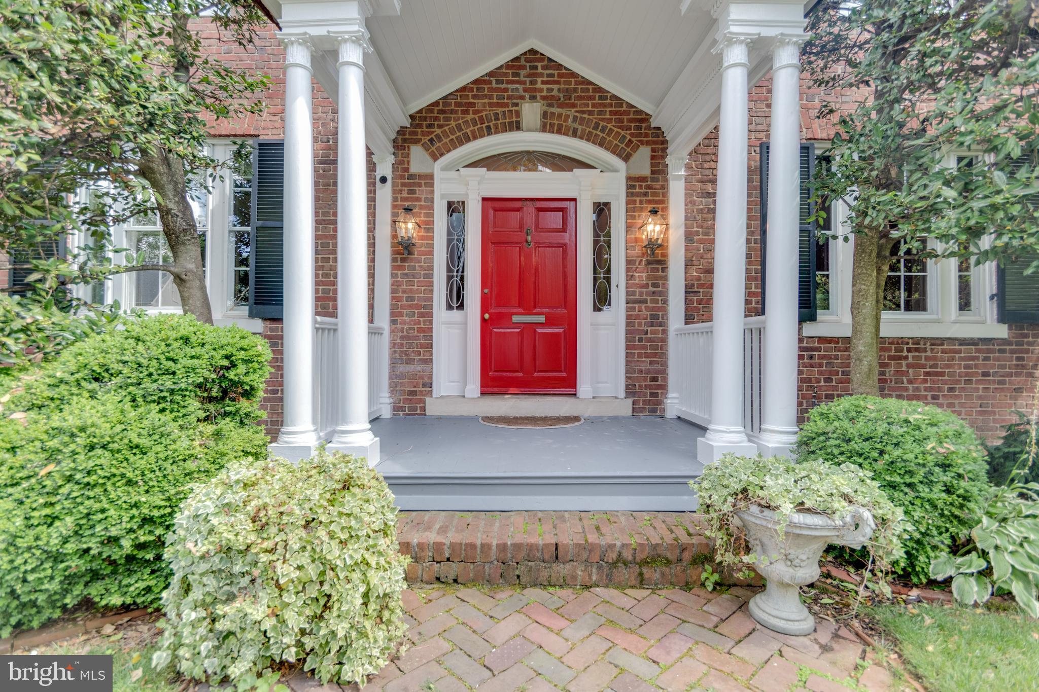 Real estate listing preview #2