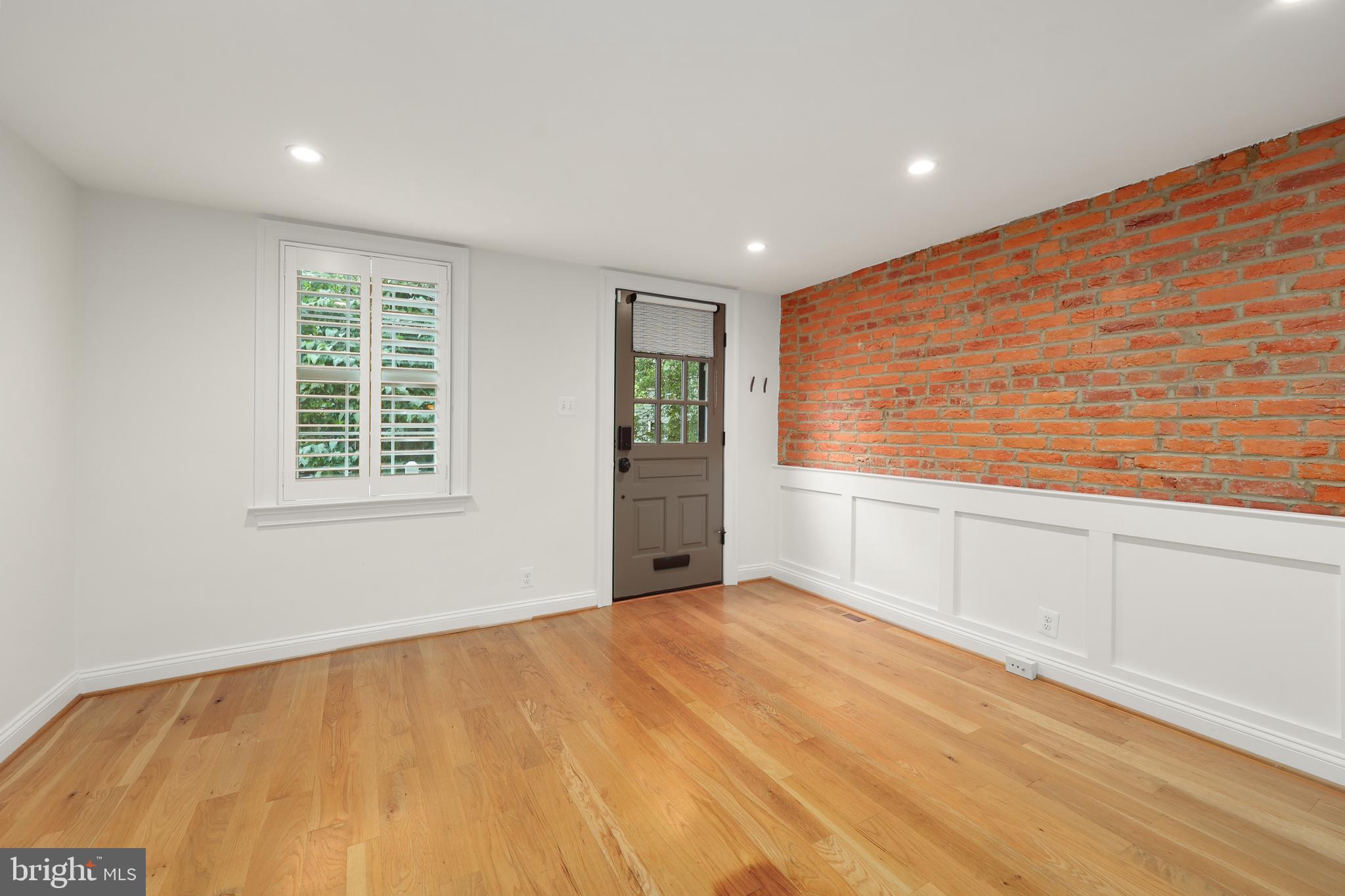 Real estate listing preview #17