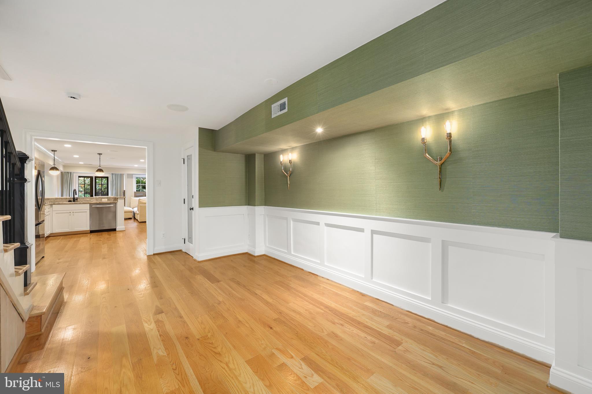 Real estate listing preview #7