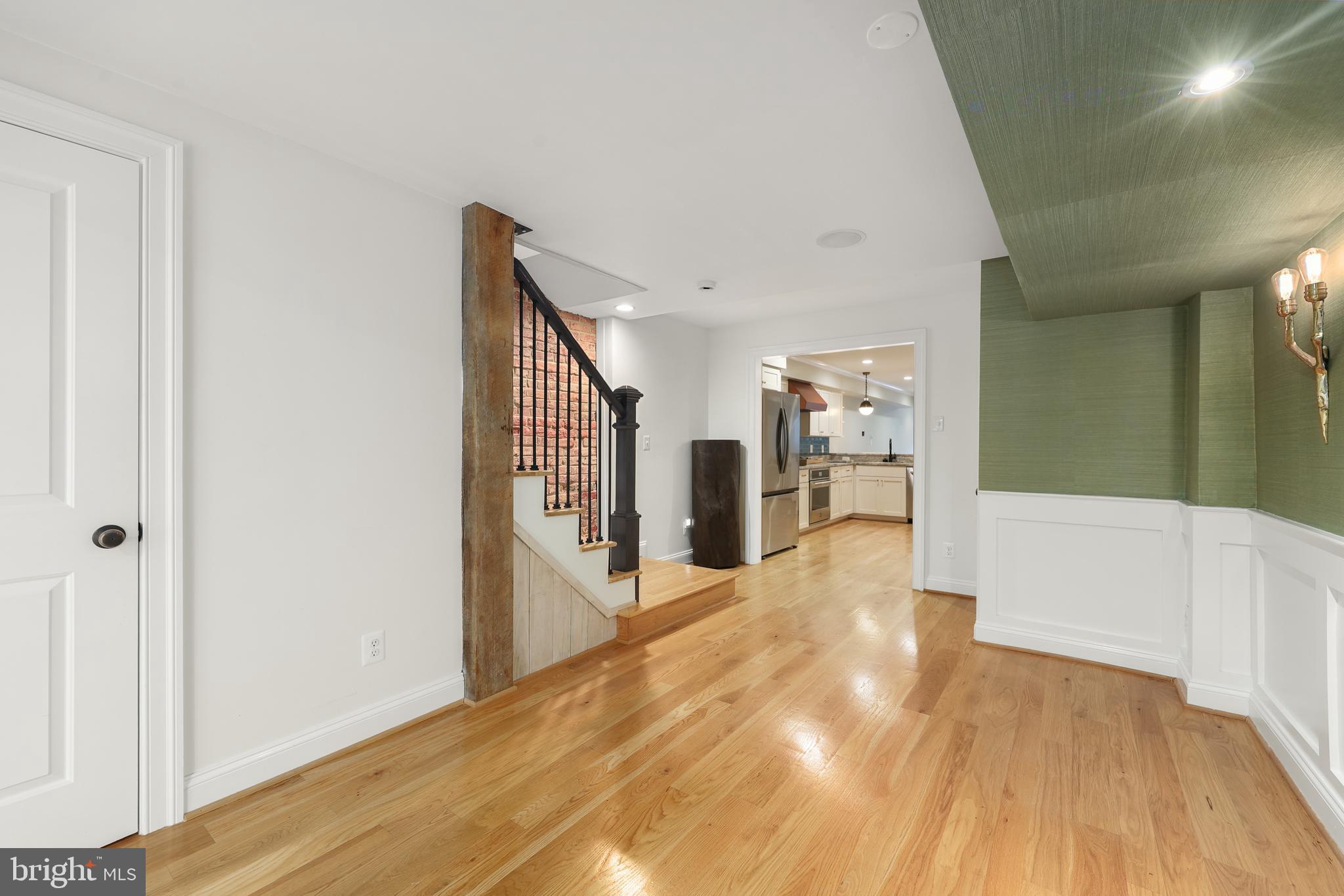 Real estate listing preview #8