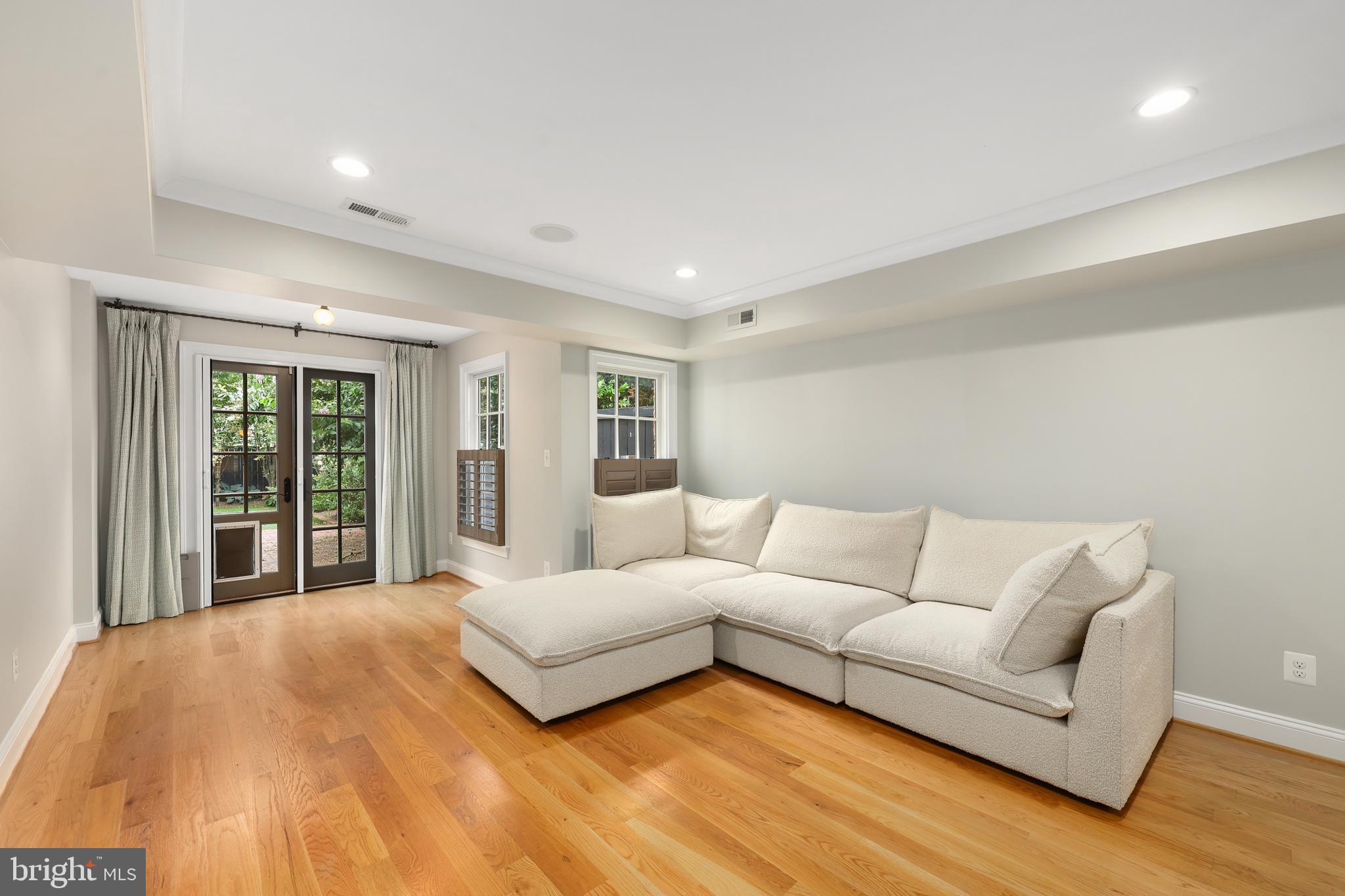 Real estate listing preview #13