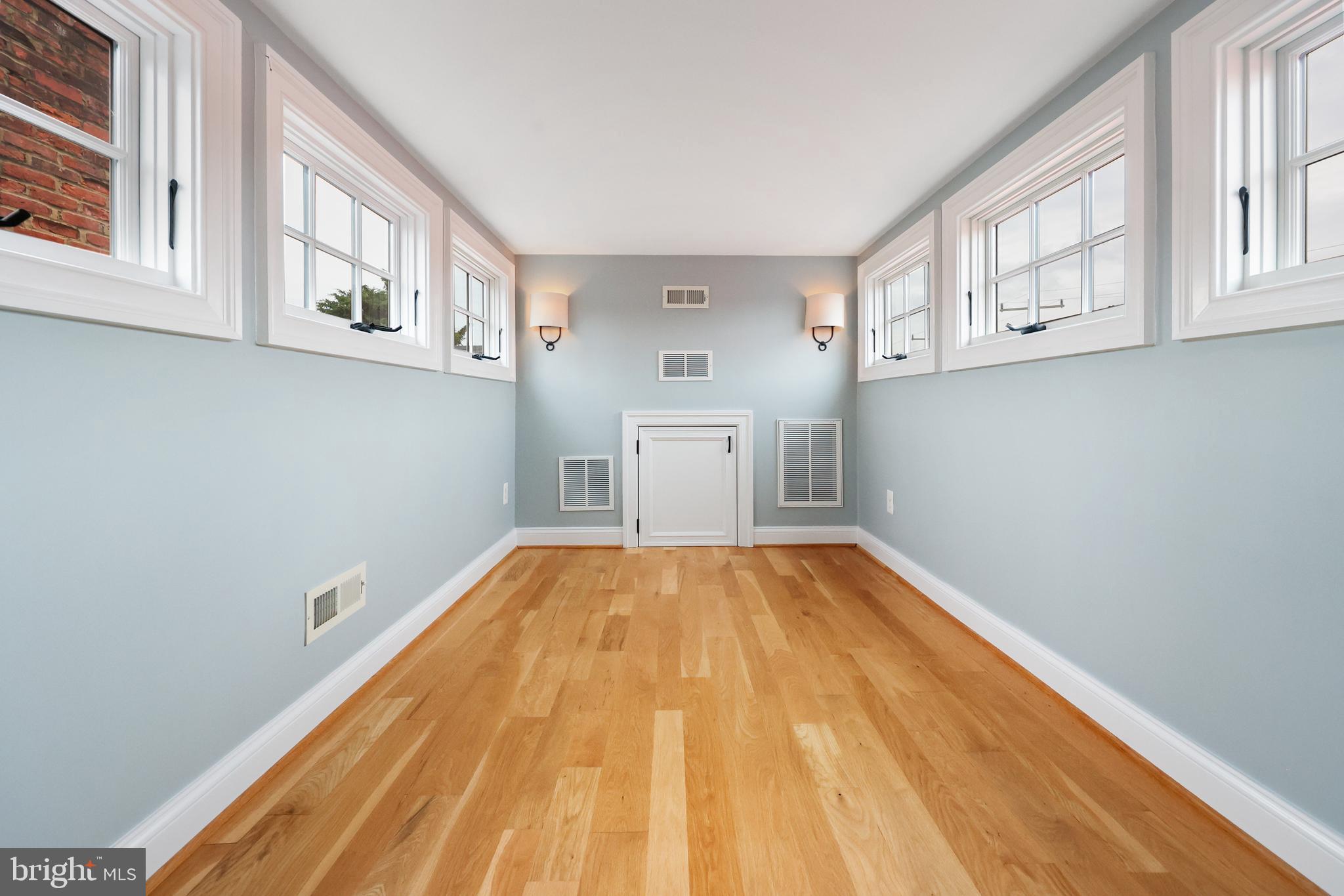 Real estate listing preview #26