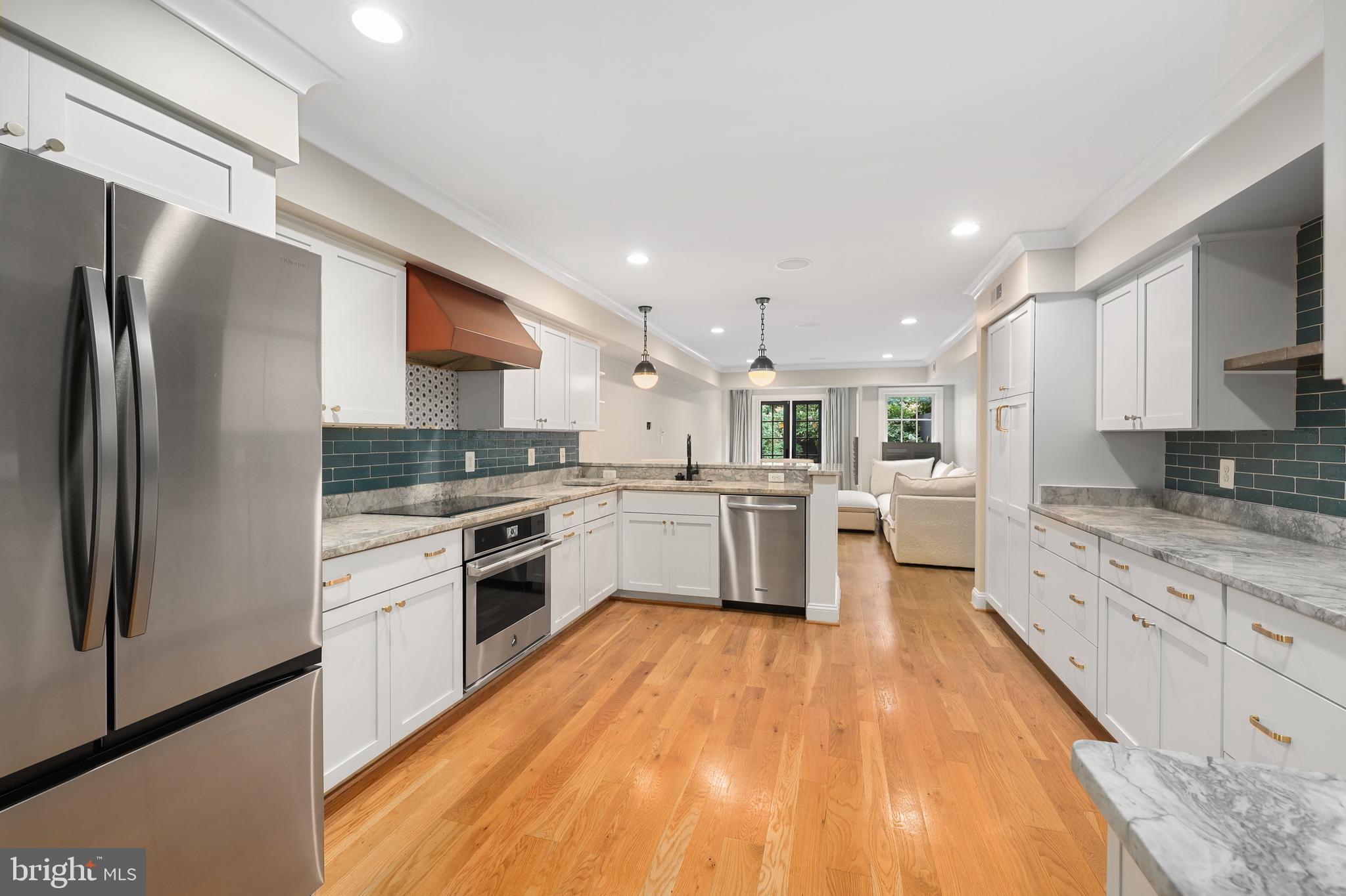 Real estate listing preview #9