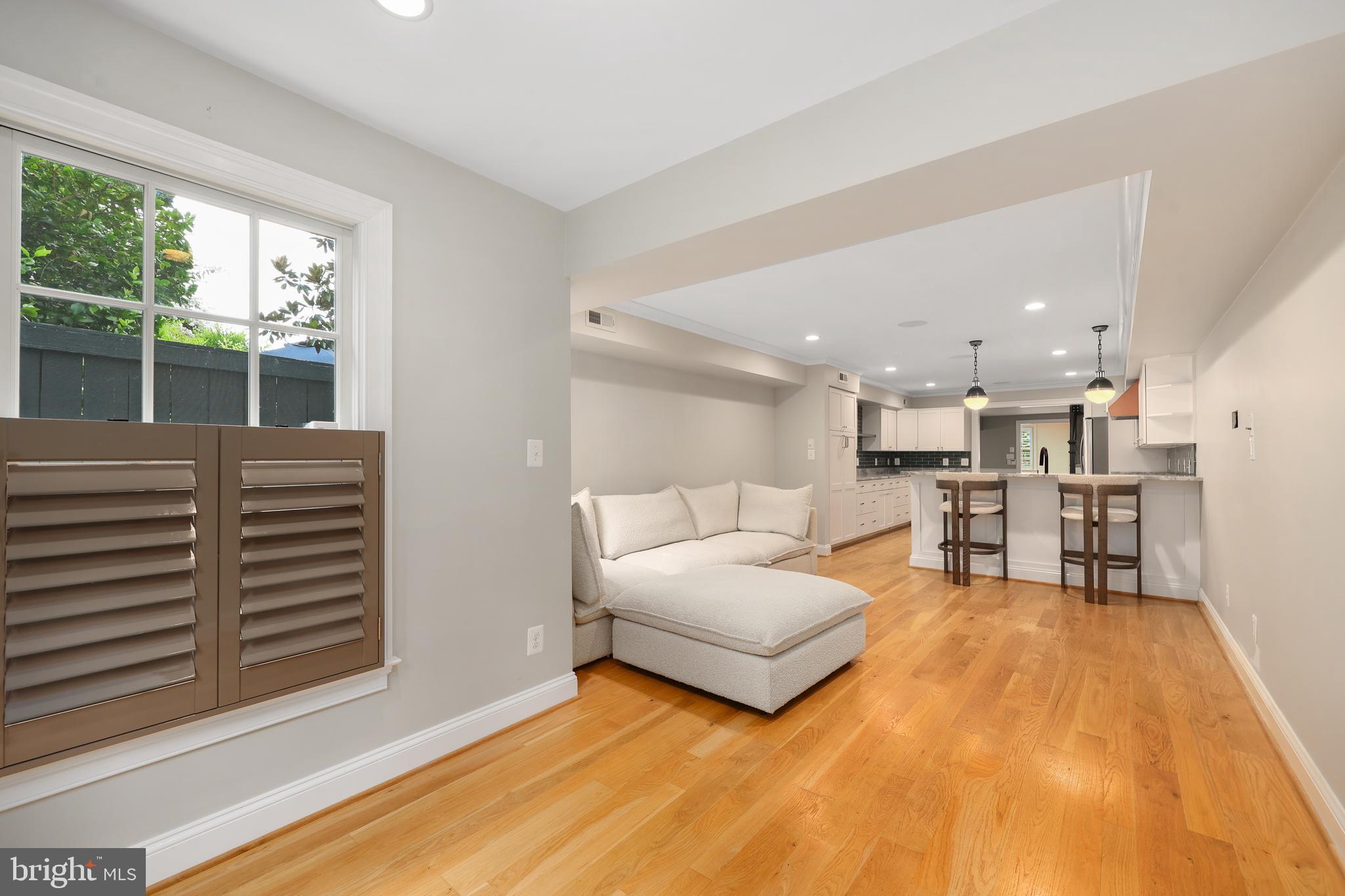 Real estate listing preview #12