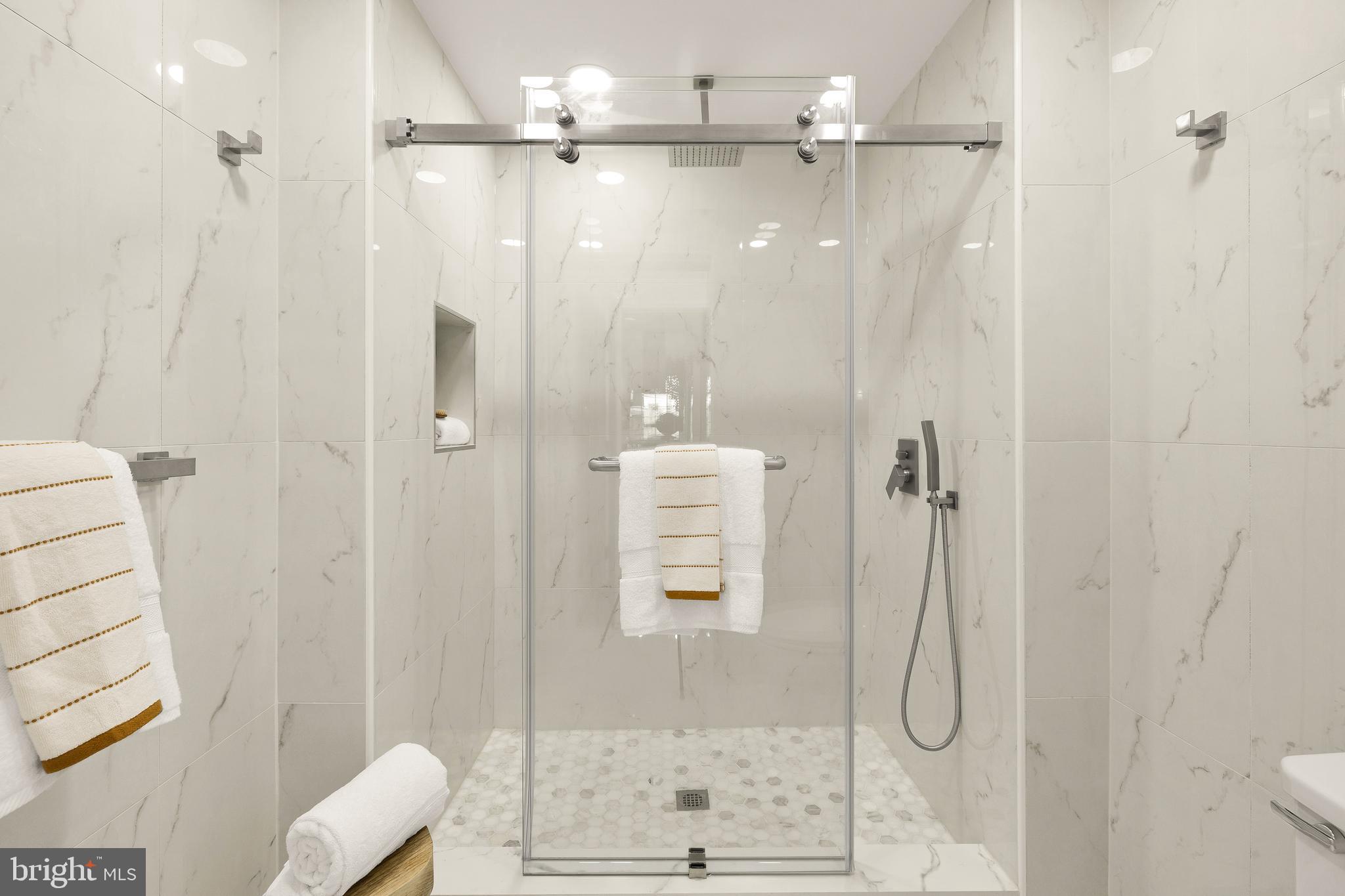 Real estate listing preview #13