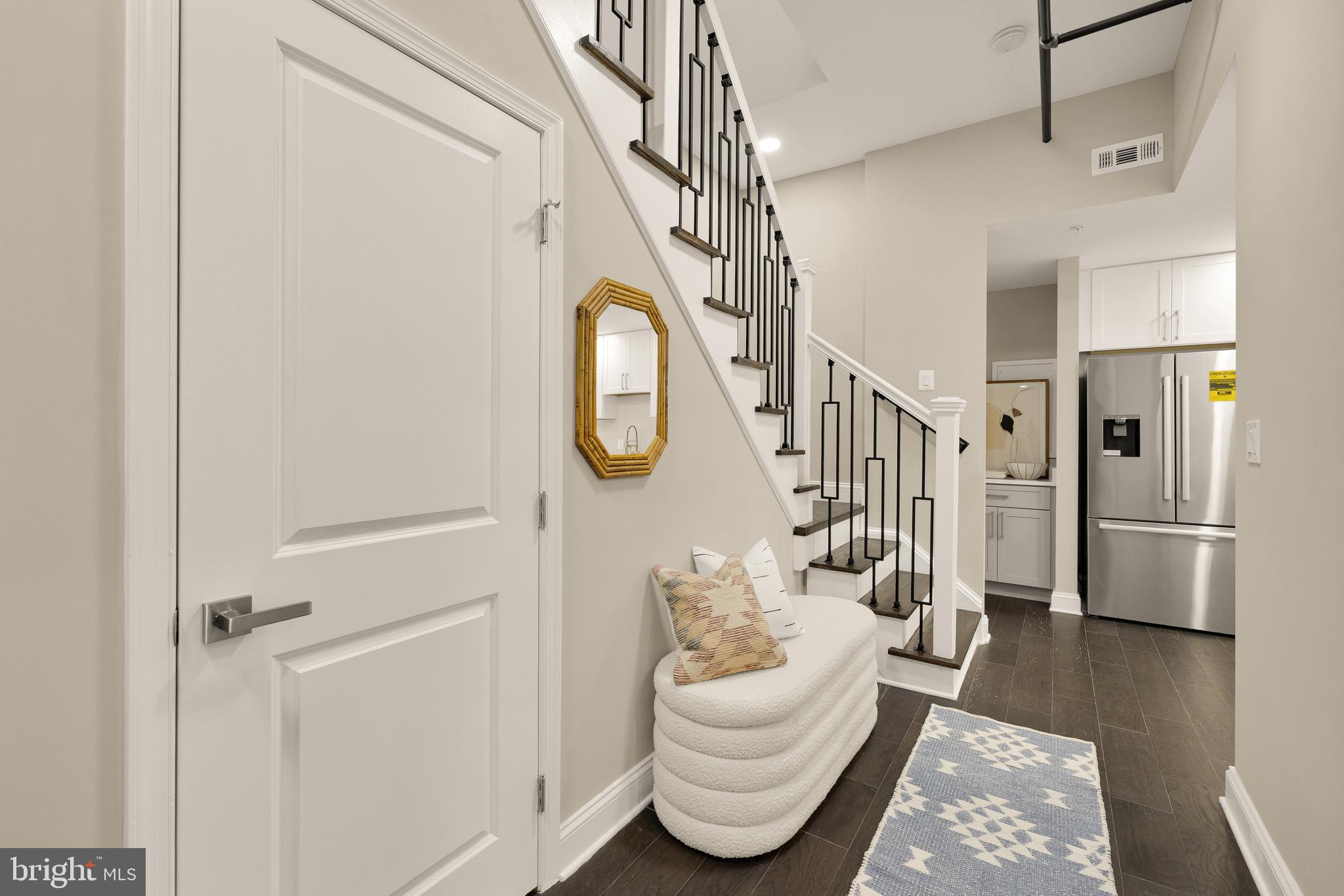 Real estate listing preview #8