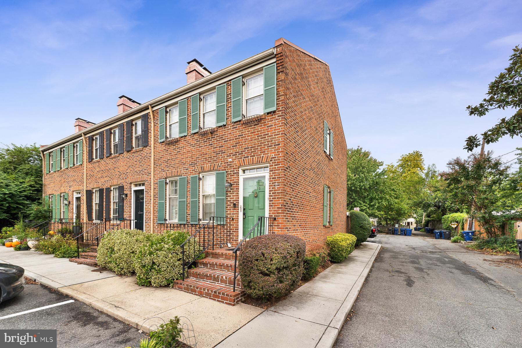 Real estate listing preview #2