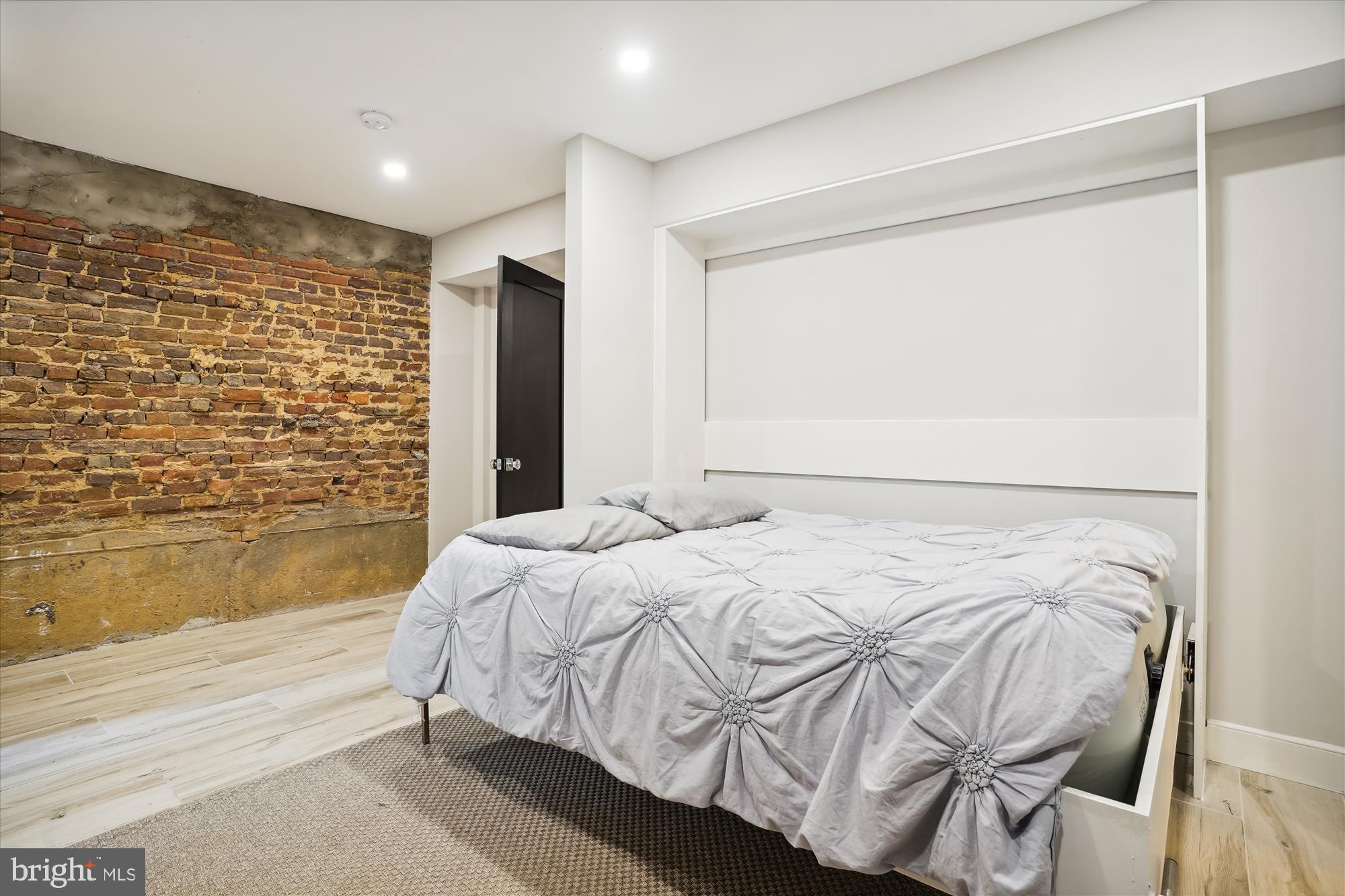 Real estate listing preview #31