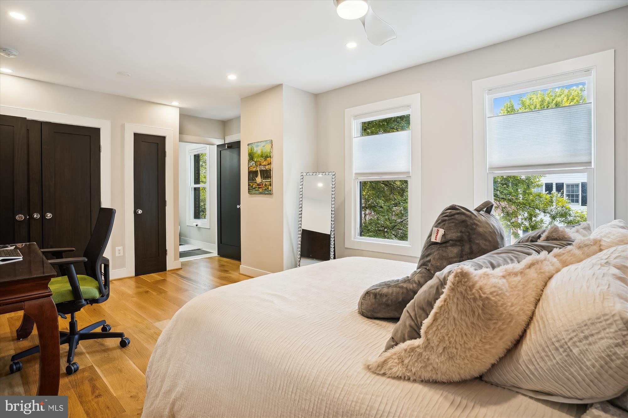 Real estate listing preview #25